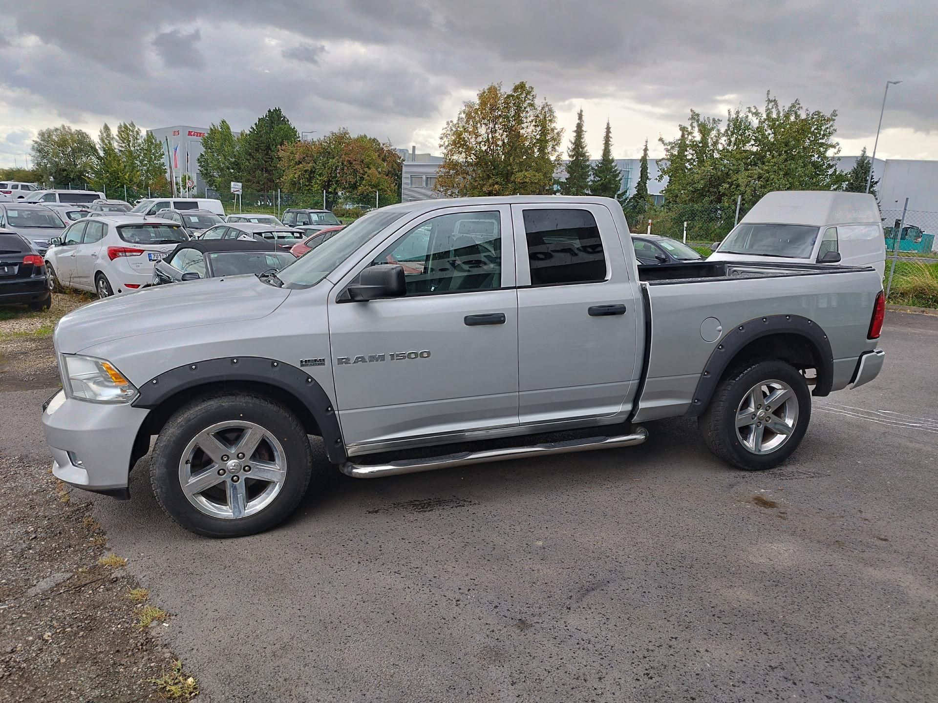 Dodge Ram, 5,7HEMI,V8,4X4,ALU,TAŽNÝ - fotka 4