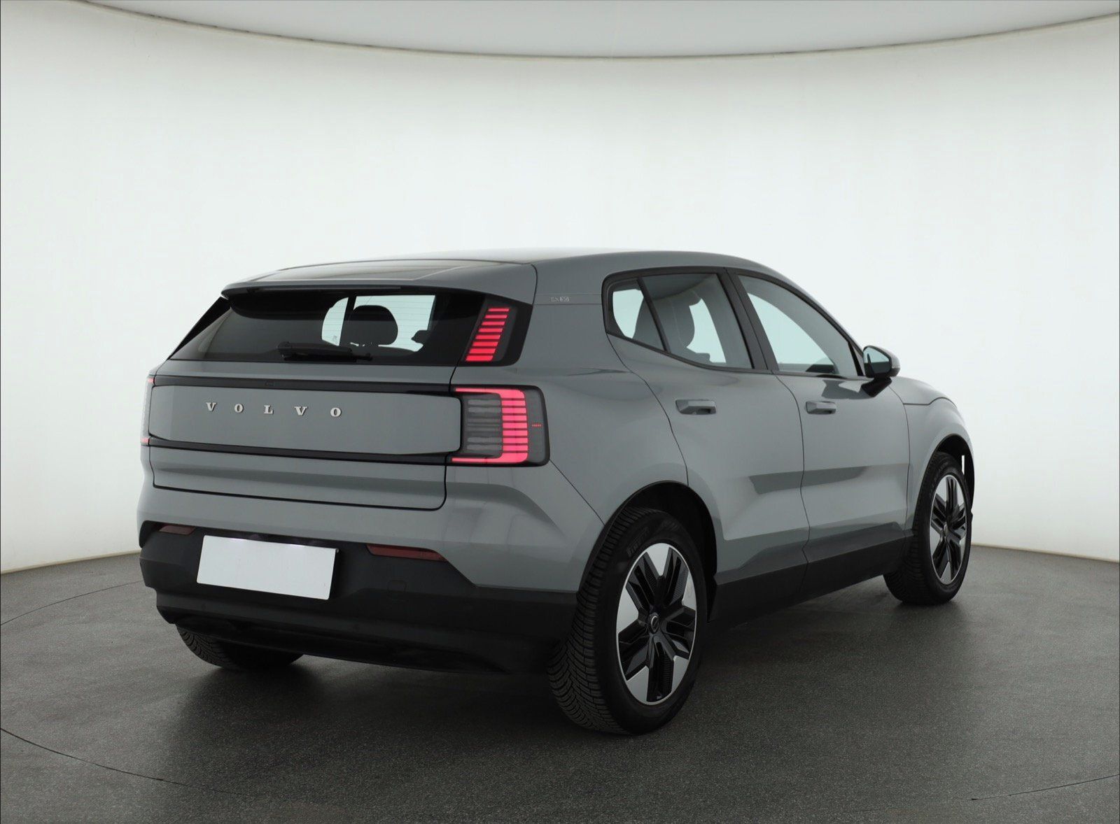 Volvo EX30, 51kWh Single Motor, SoH 97% - fotka 5