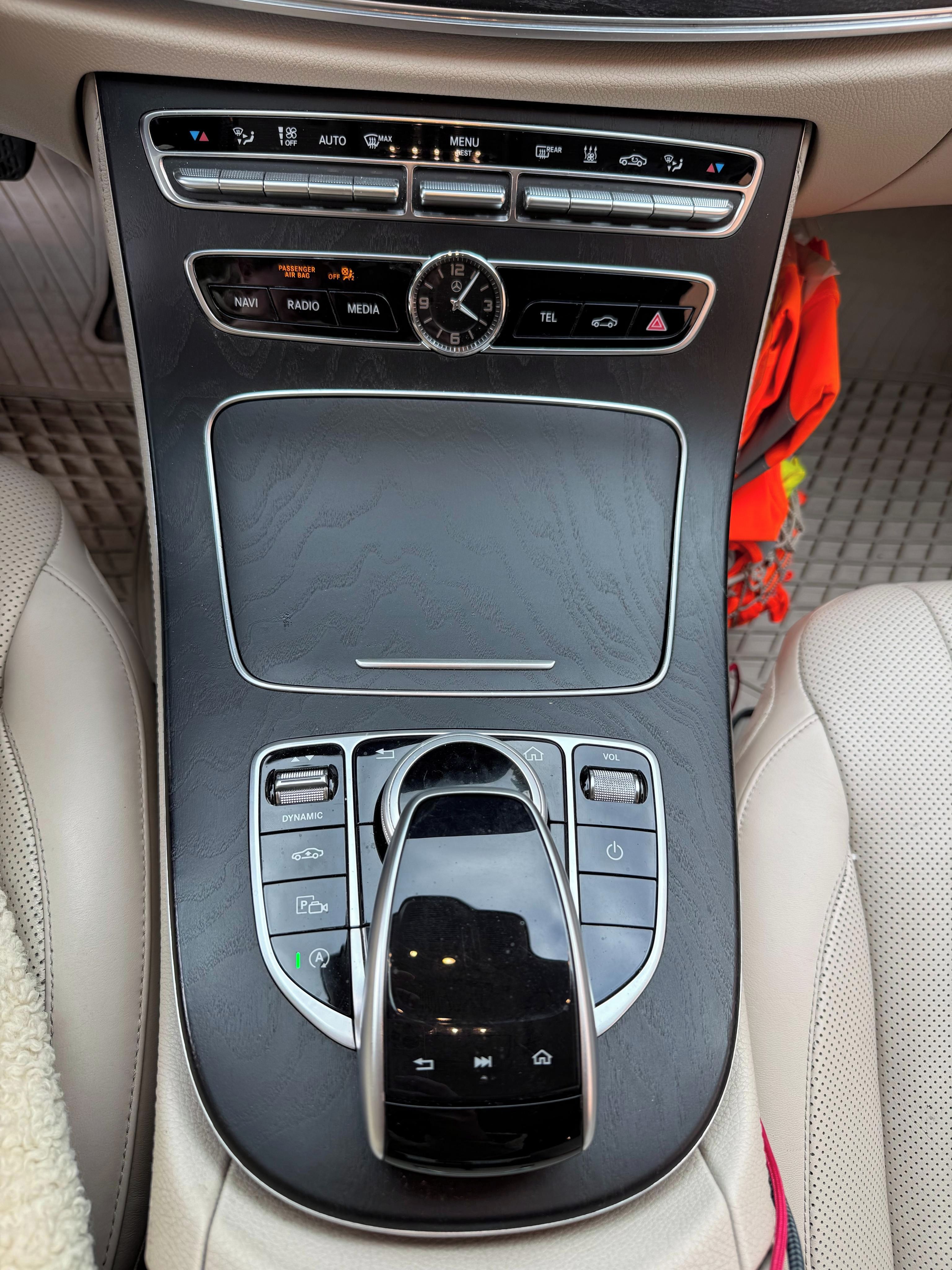 Mercedes-Benz Třídy E, Mercedes-Benz E 350d 4MATIC AM - fotka 6