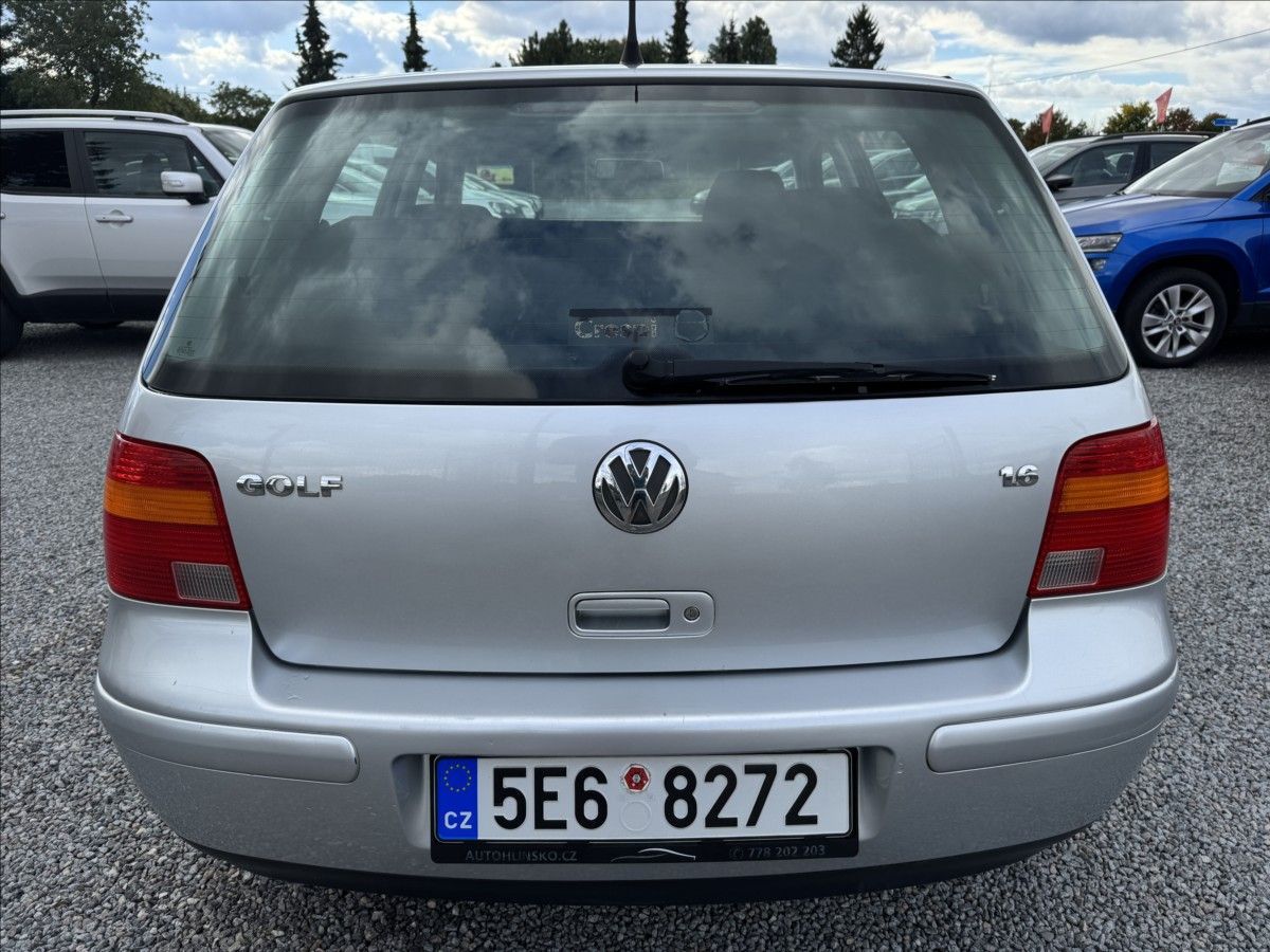 Volkswagen Golf, 1,6   i 77KW - fotka 6