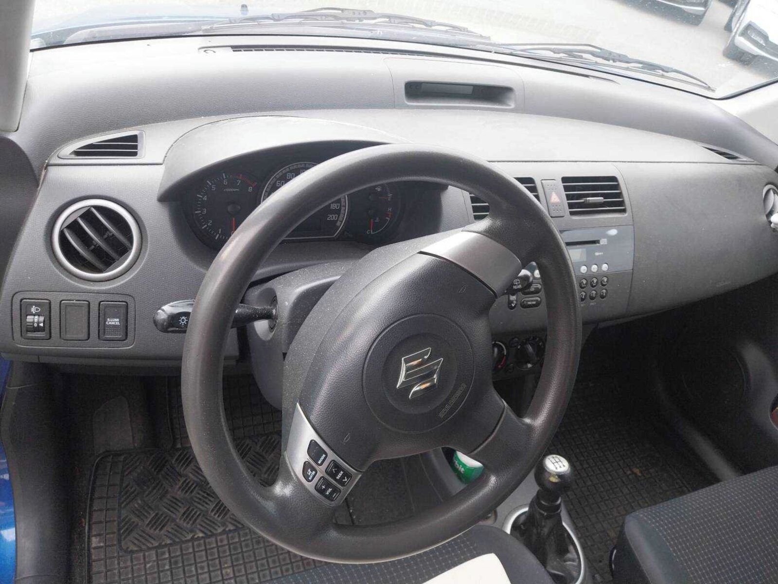 Suzuki Swift, 1.3 i, Klima, v provozu - fotka 3