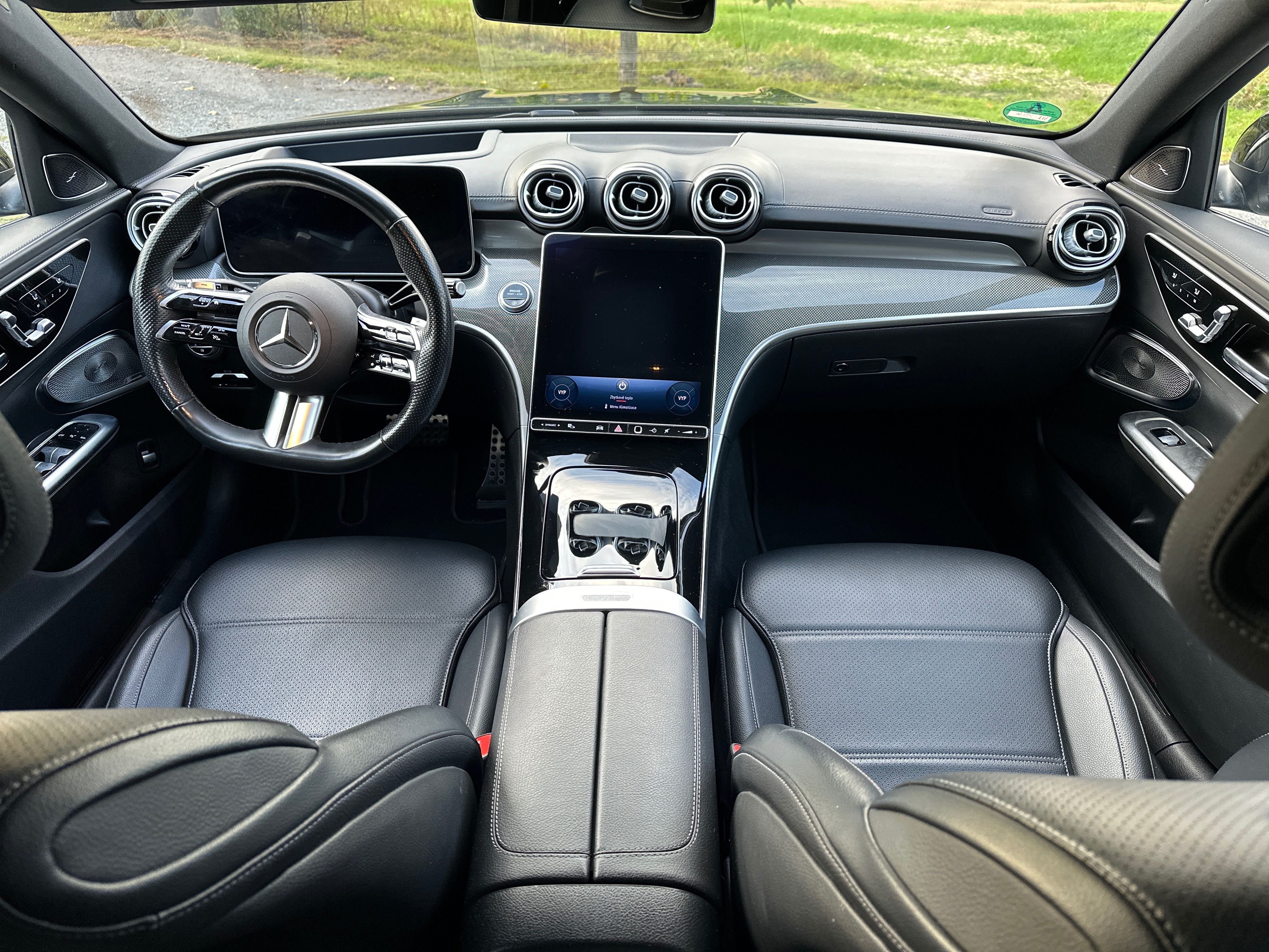 Mercedes-Benz Třídy C, Mercedes-Benz C AMG-line 2025 - fotka 3