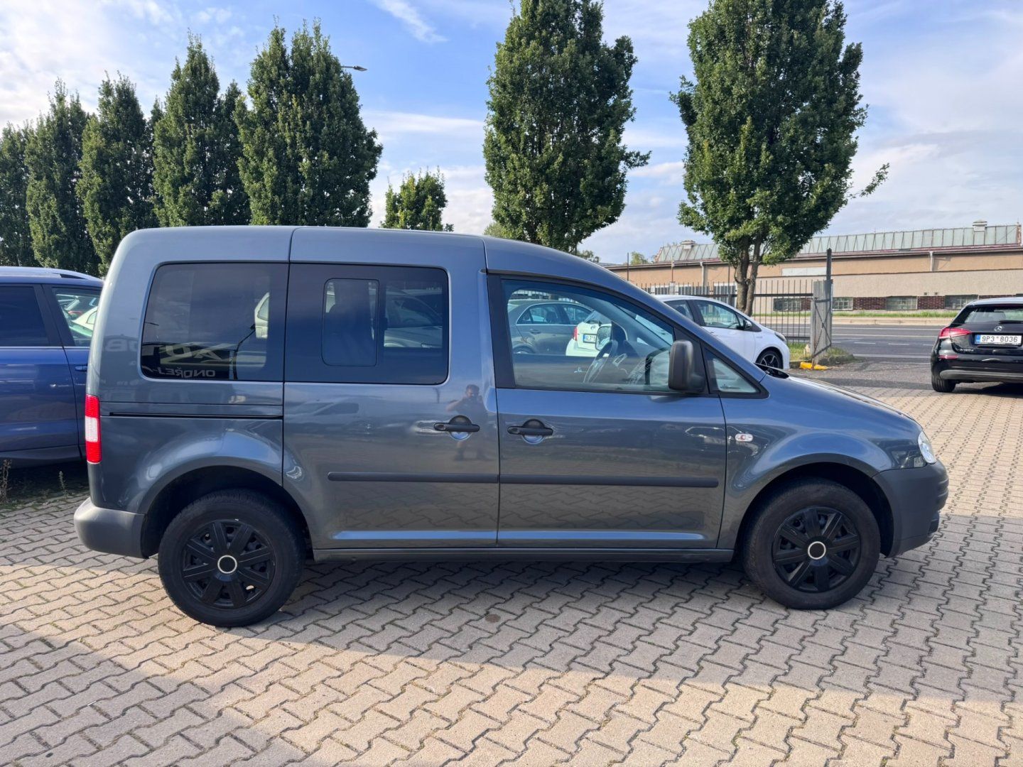 Volkswagen Caddy, 1,9 TDI 77 KW 2X ŠOUPAČKY STK - fotka 6