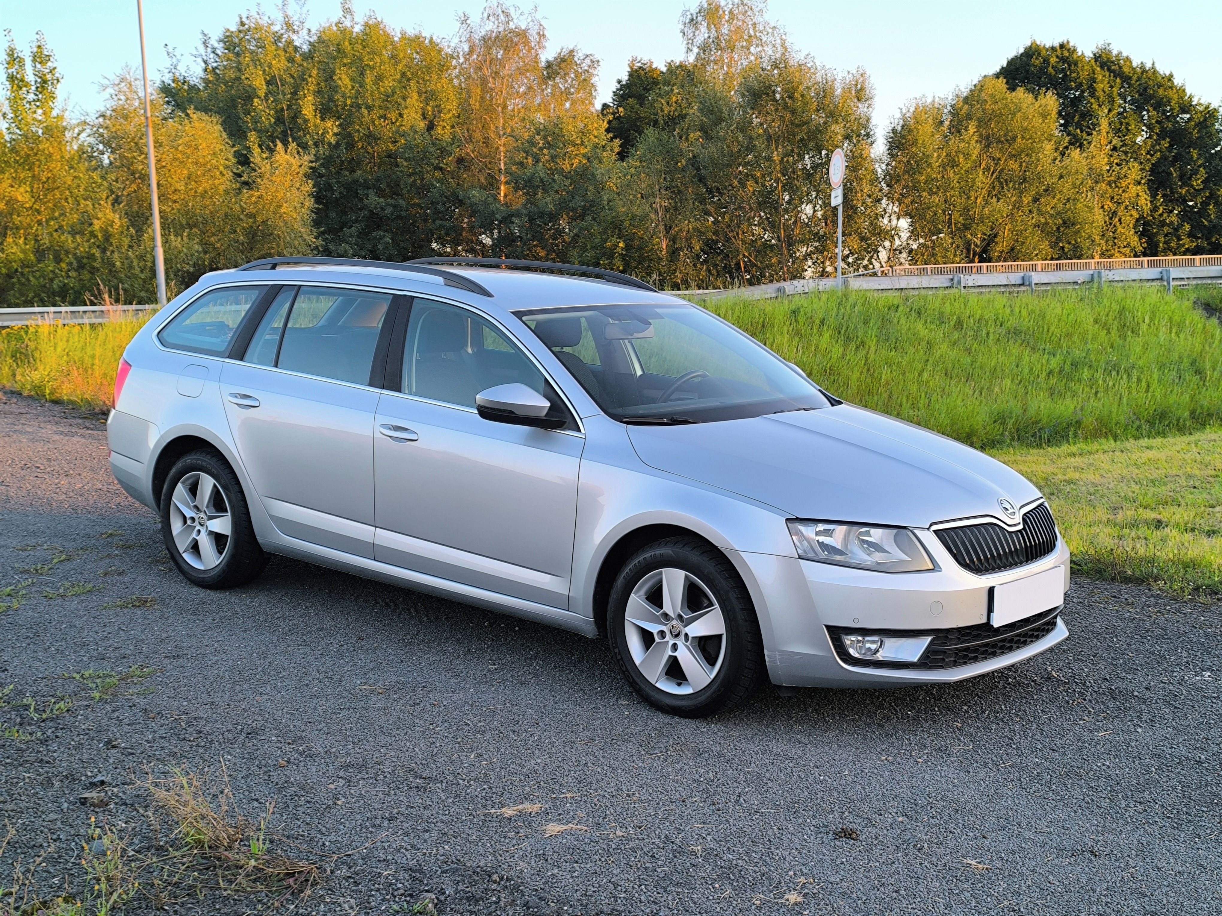 Škoda Octavia, 1.4TSI 103kW SERVISOVÁNO - fotka 4