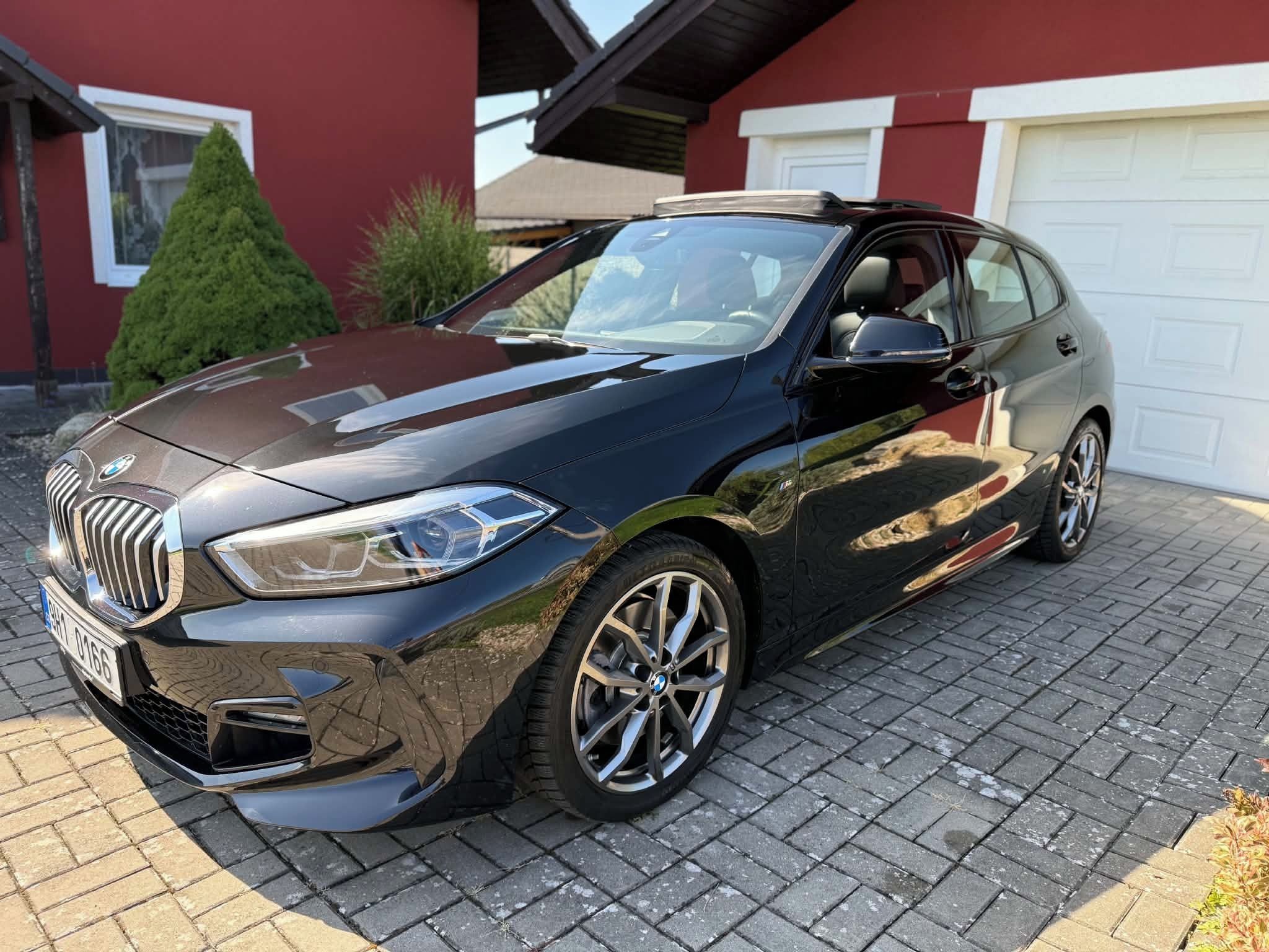 BMW Řada 1, BMW 120I M-Sport Panorama - fotka 3