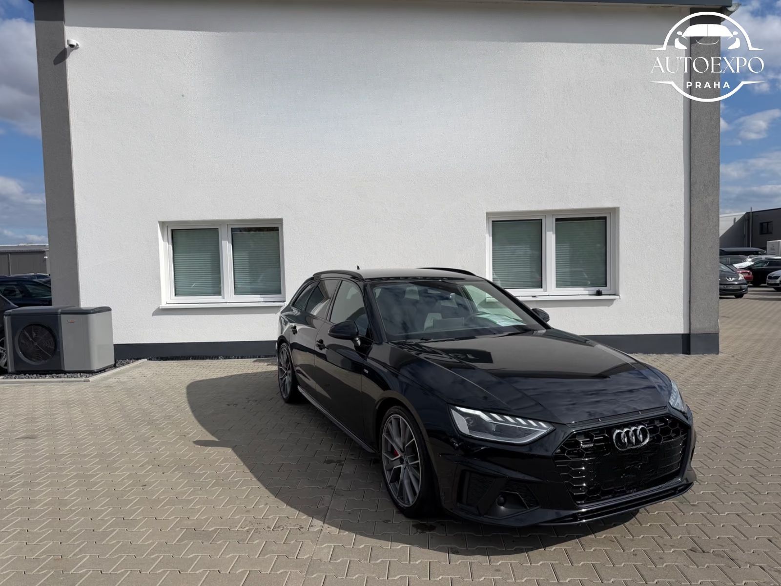Audi A4, Avant 45 TFSI quattro S line - fotka 3