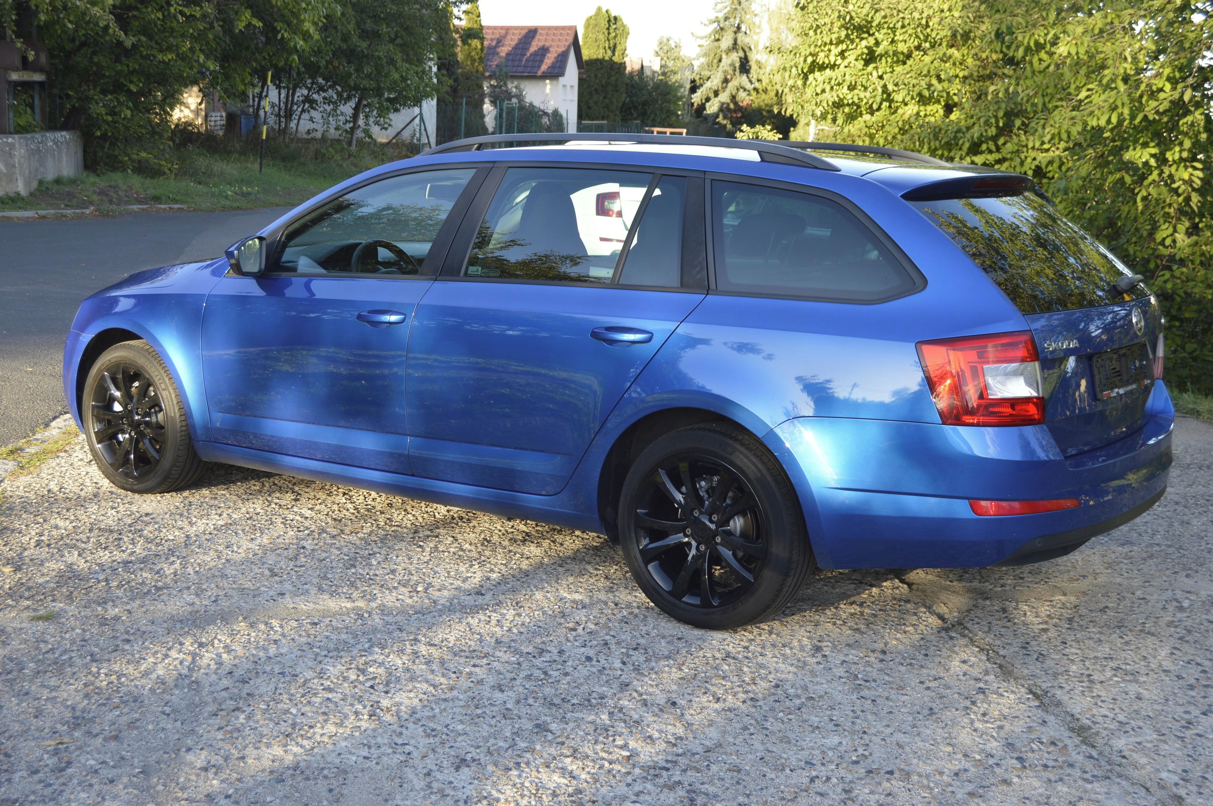 Škoda Octavia, 1.6 TDI 81 KW * SERVIS - SPORT - fotka 2