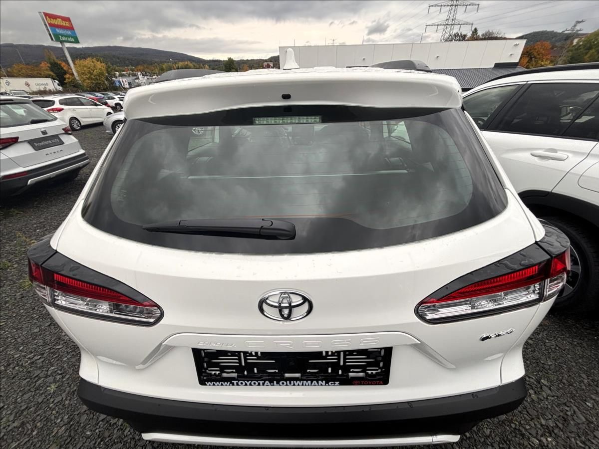 Toyota Corolla Cross, 1,8 Comfort Business - fotka 6