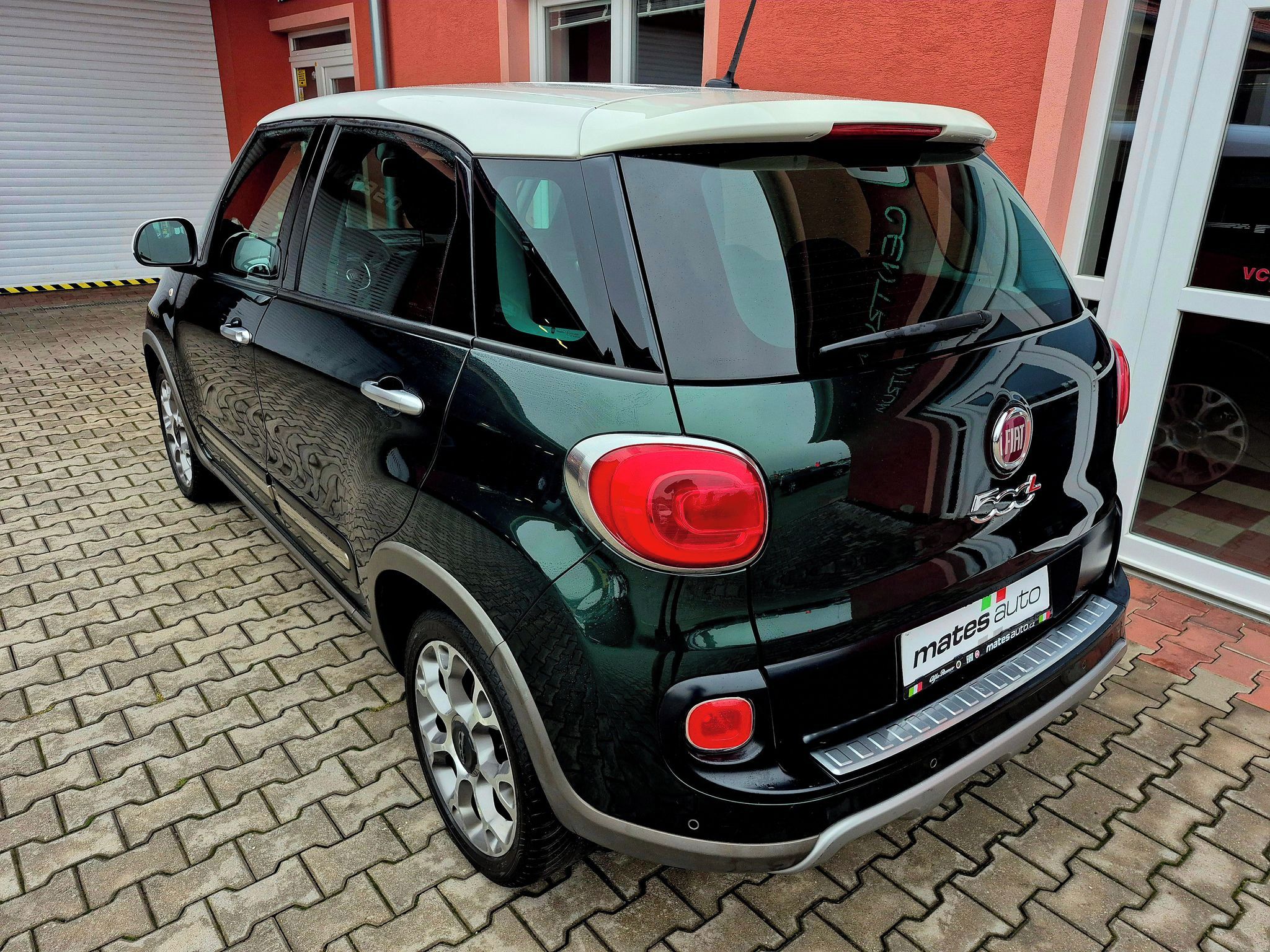 Fiat 500L, Trekking 1.4 T-Jet 88 kW VERDE - fotka 3