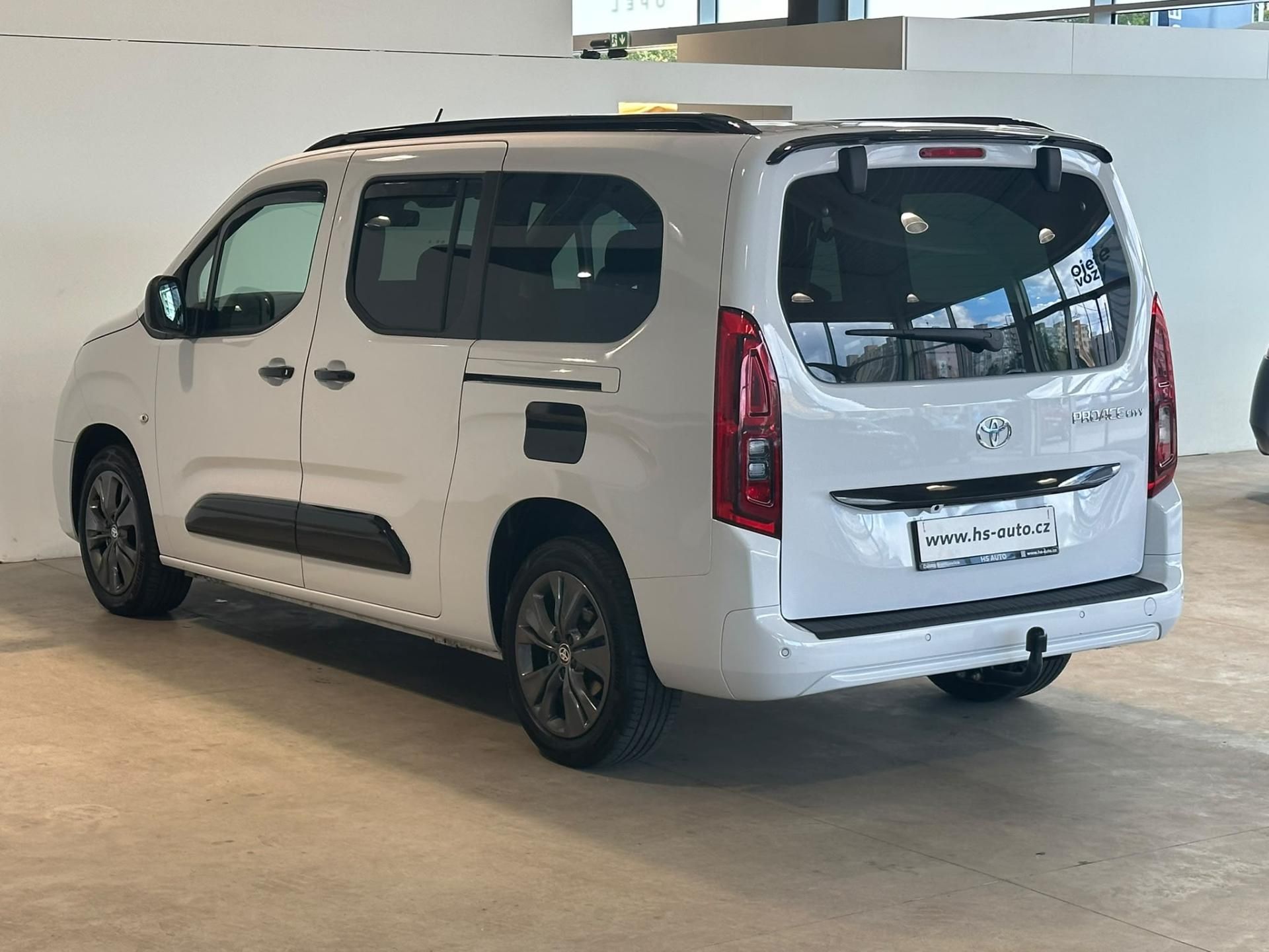 Toyota Proace City Verso, 1,5D,Long Family,130HP,ČR,DPH - fotka 4