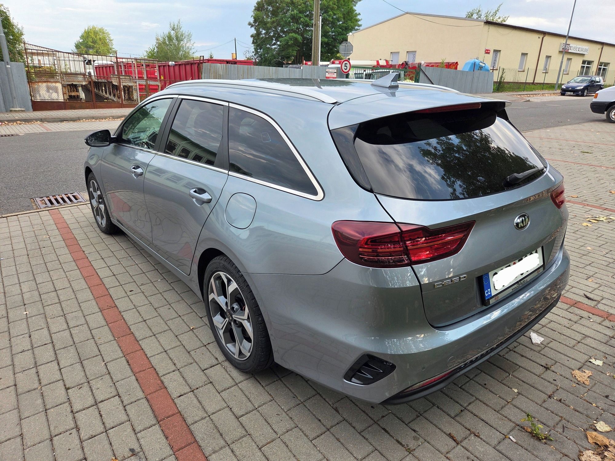 Kia Cee´d SW - fotka 6