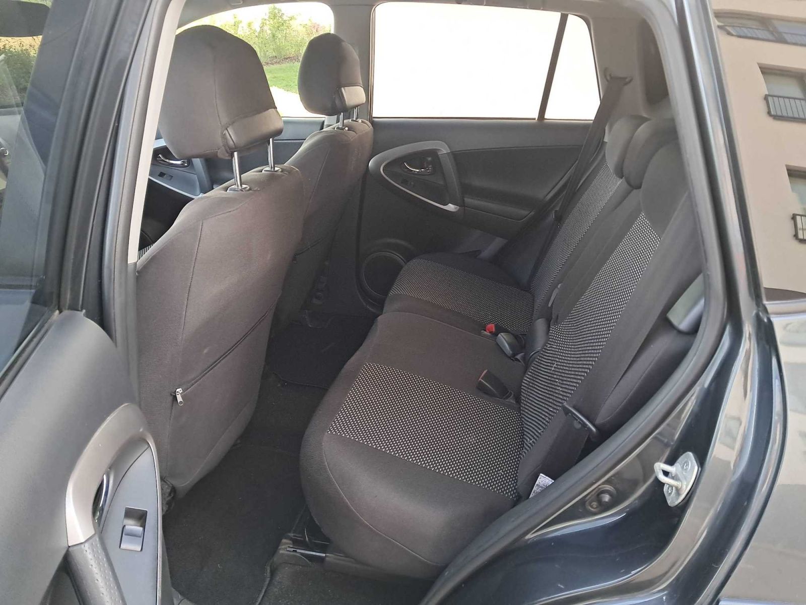 Toyota Rav4, 2.2 D-CAT, Executive, 4X4 - fotka 3