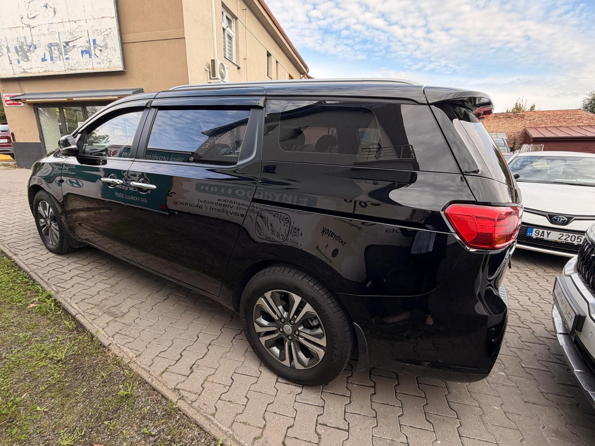 Kia Carnival - fotka 5