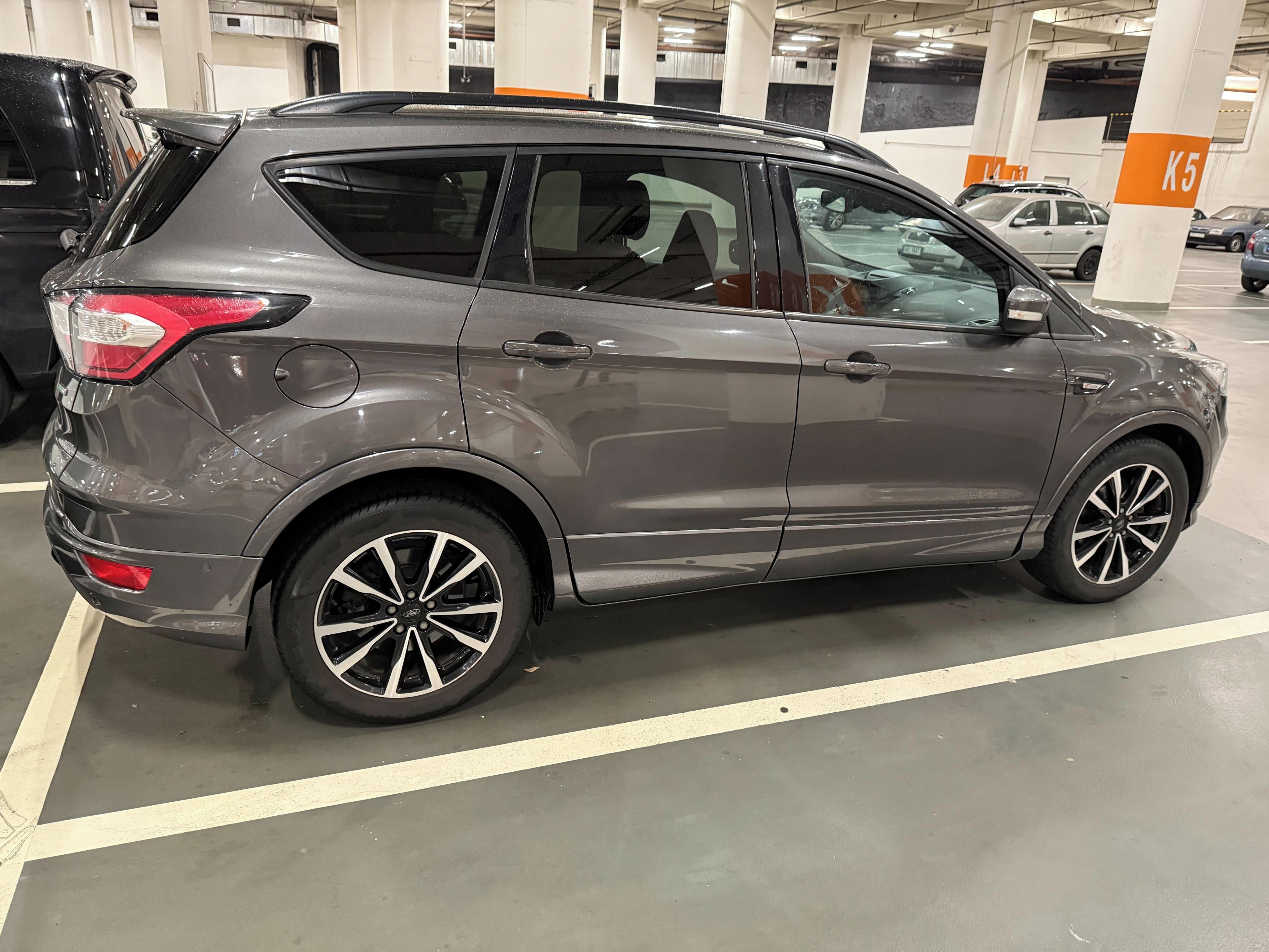 Ford Kuga, Ford Kuga 1.5 ST line 110kW - fotka 4