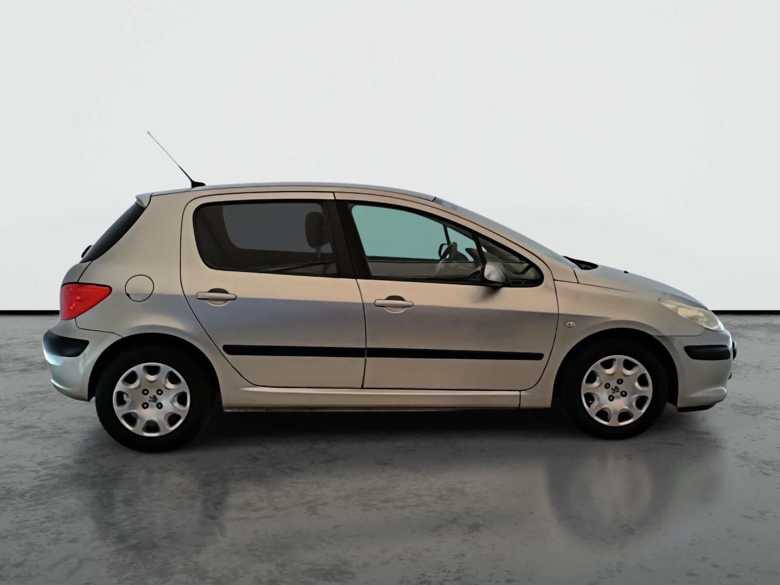 Peugeot 307, 1.6 16V, oblíbený vůz - fotka 6