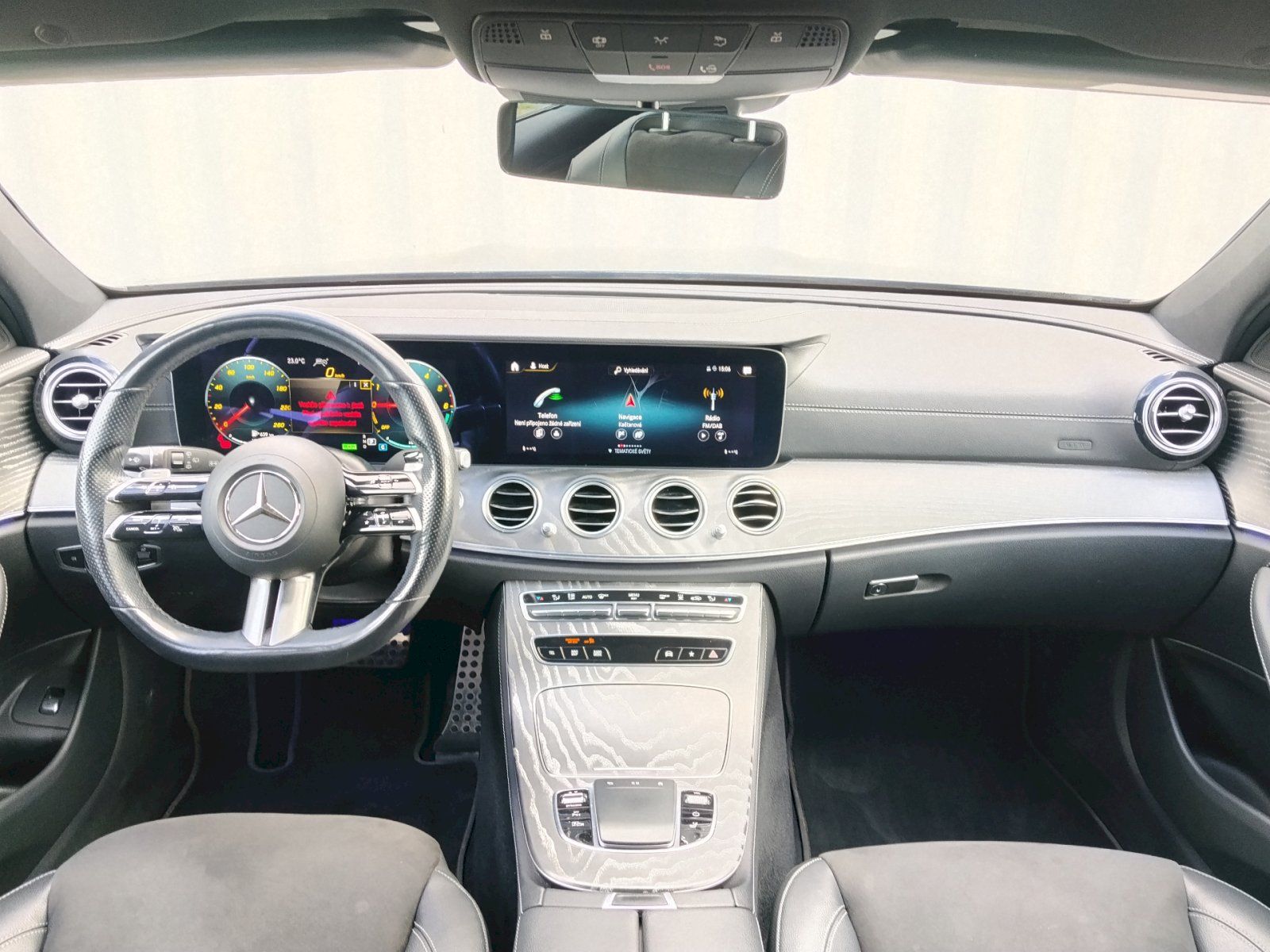 Mercedes-Benz Třídy E, E 300 DE 4MATIC - fotka 5