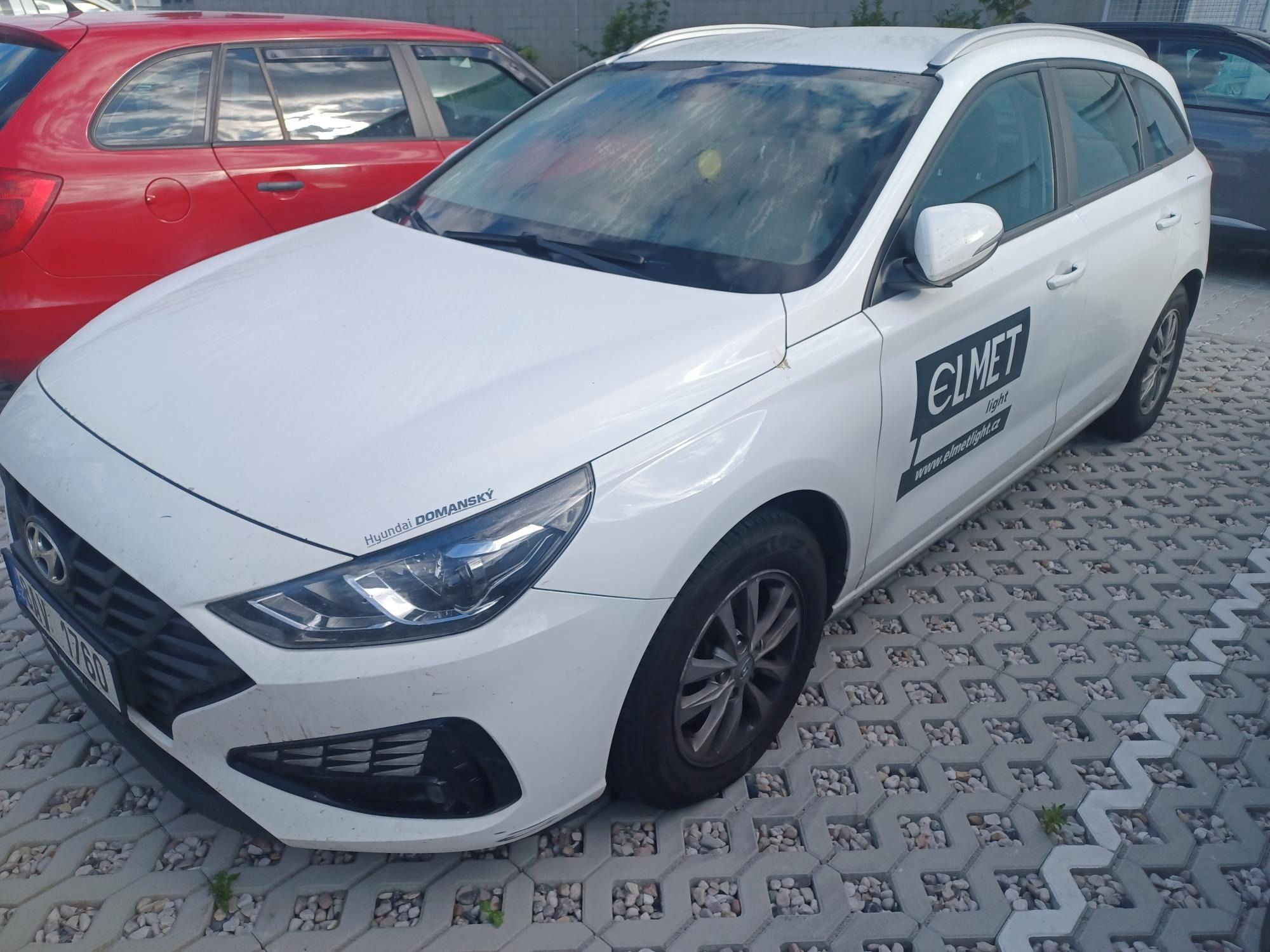 Hyundai i30, 1.6 CRDi 85 KW Poškozený motor - fotka 3