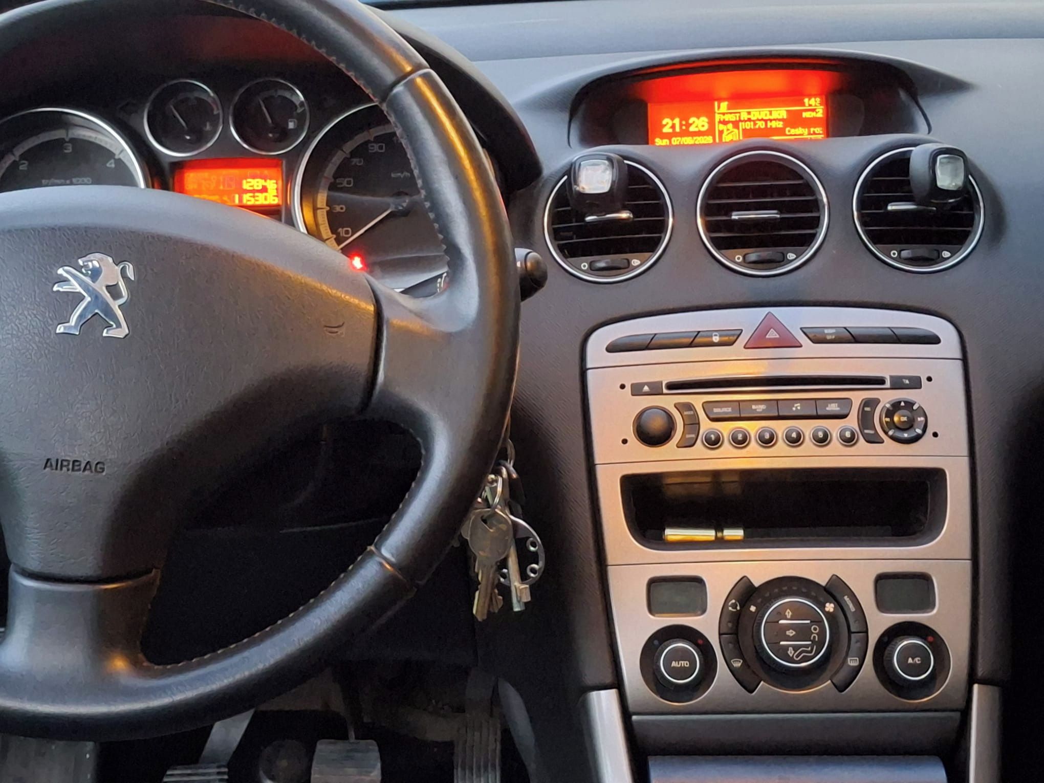 Peugeot 308, Peugeot 308 SW _servisované - fotka 2