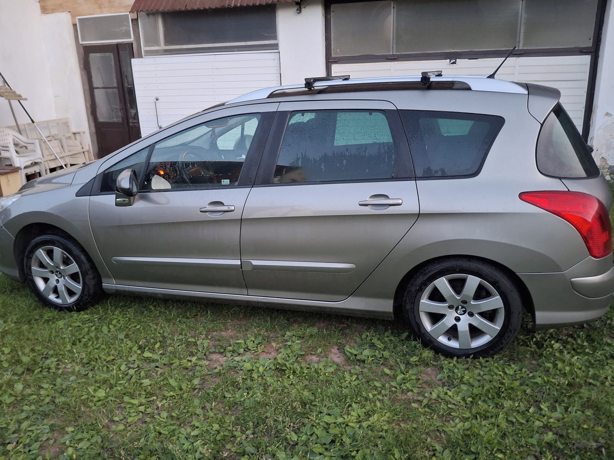 Peugeot 308, Peugeot 308 SW _servisované - fotka 5
