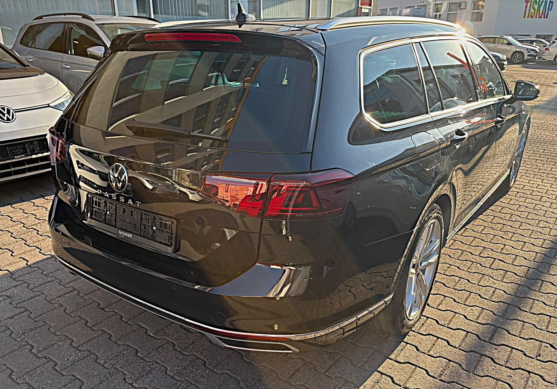 Volkswagen Passat Variant, Elegance 2.0 TSI 140kW DSG - fotka 6