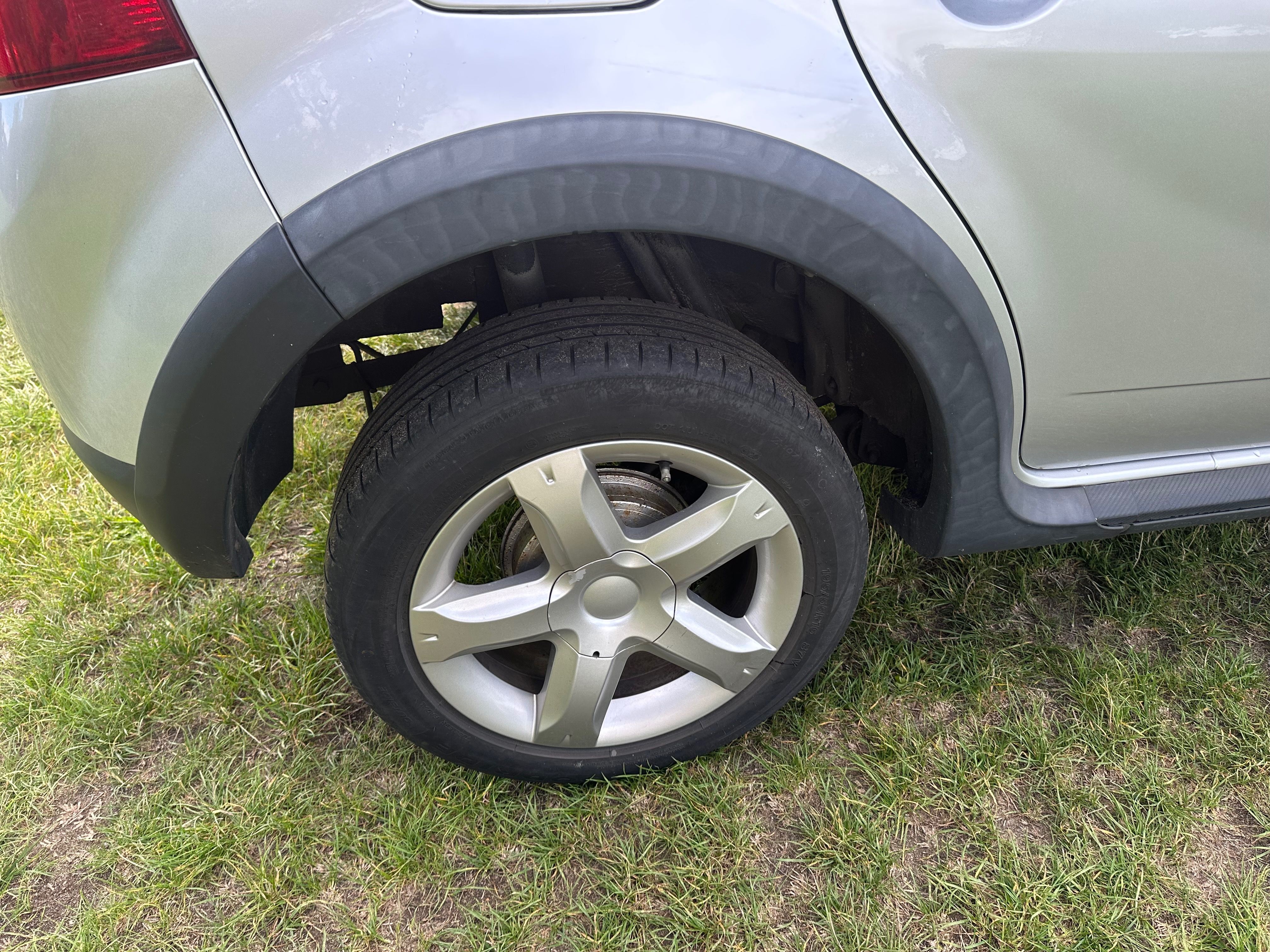 Dacia Sandero, STEPWAY-1.6-63KW-TOP-TAŽNE - fotka 6