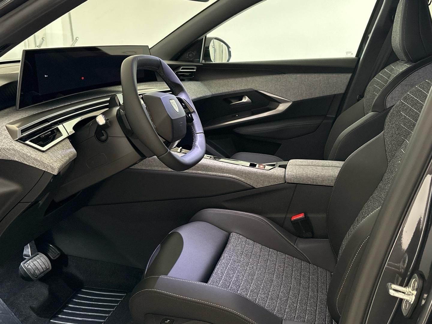 Peugeot 3008, Allure Hybrid 145 e-DCS6 - fotka 6