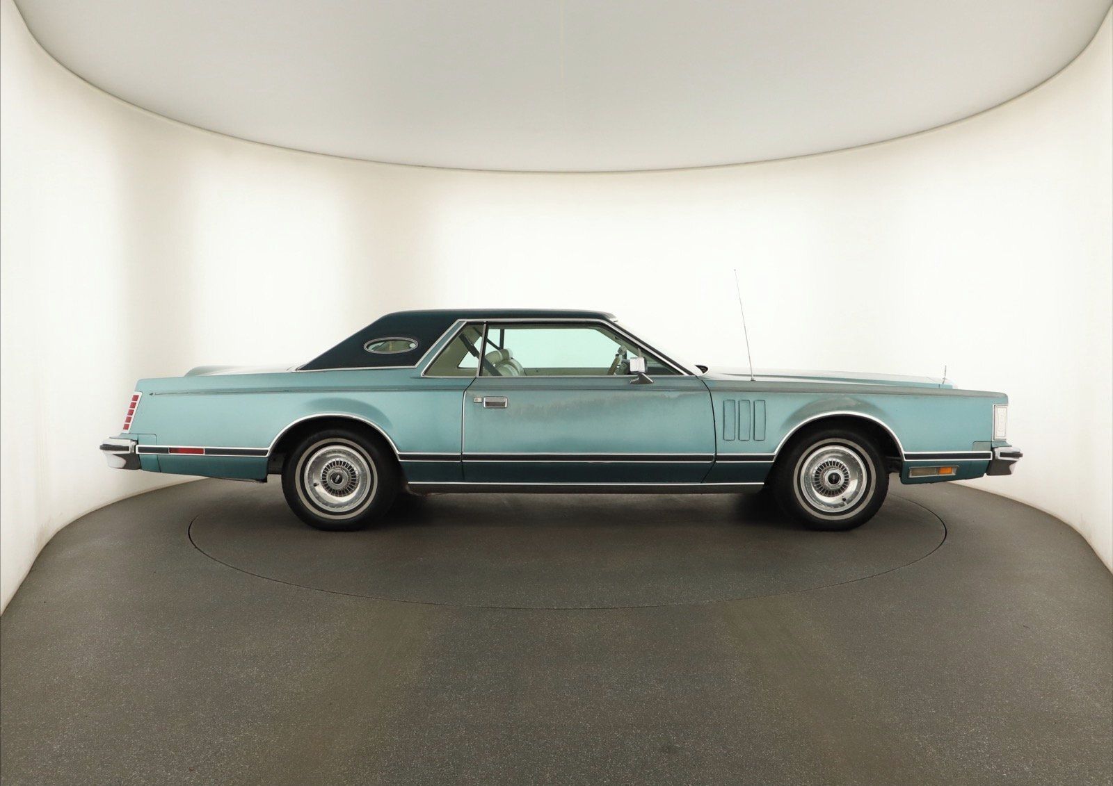 Lincoln Continental, 4.6 V8, Automat - fotka 6