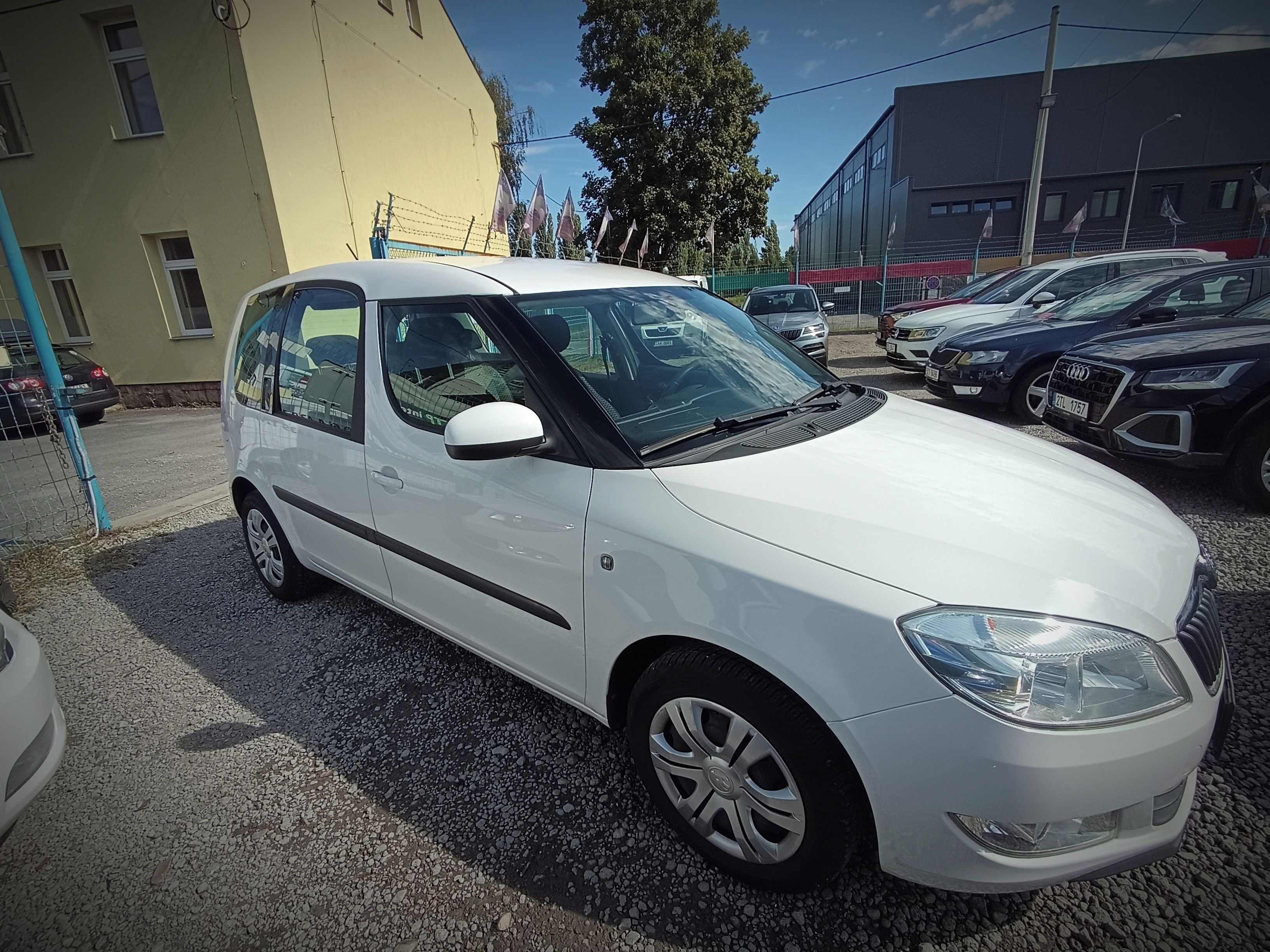 Škoda Roomster, 1,4i16V Ambition Plus 85TKM ČR - fotka 2