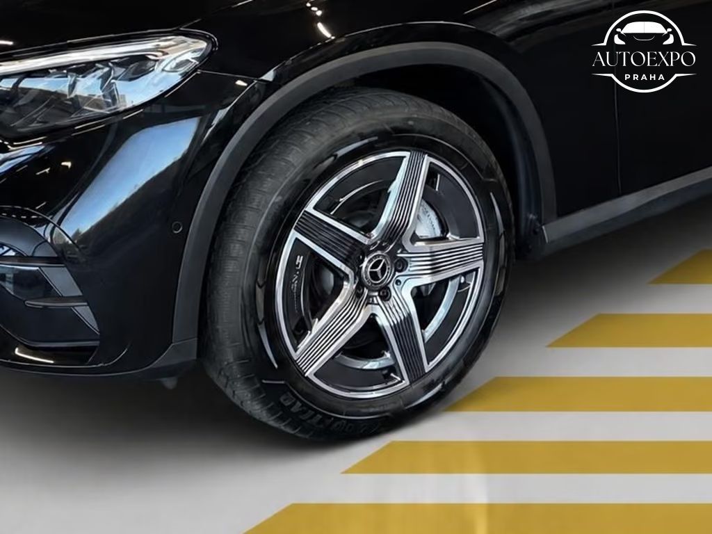 Mercedes-Benz GLC, 300d AMG 4Matic* - fotka 4
