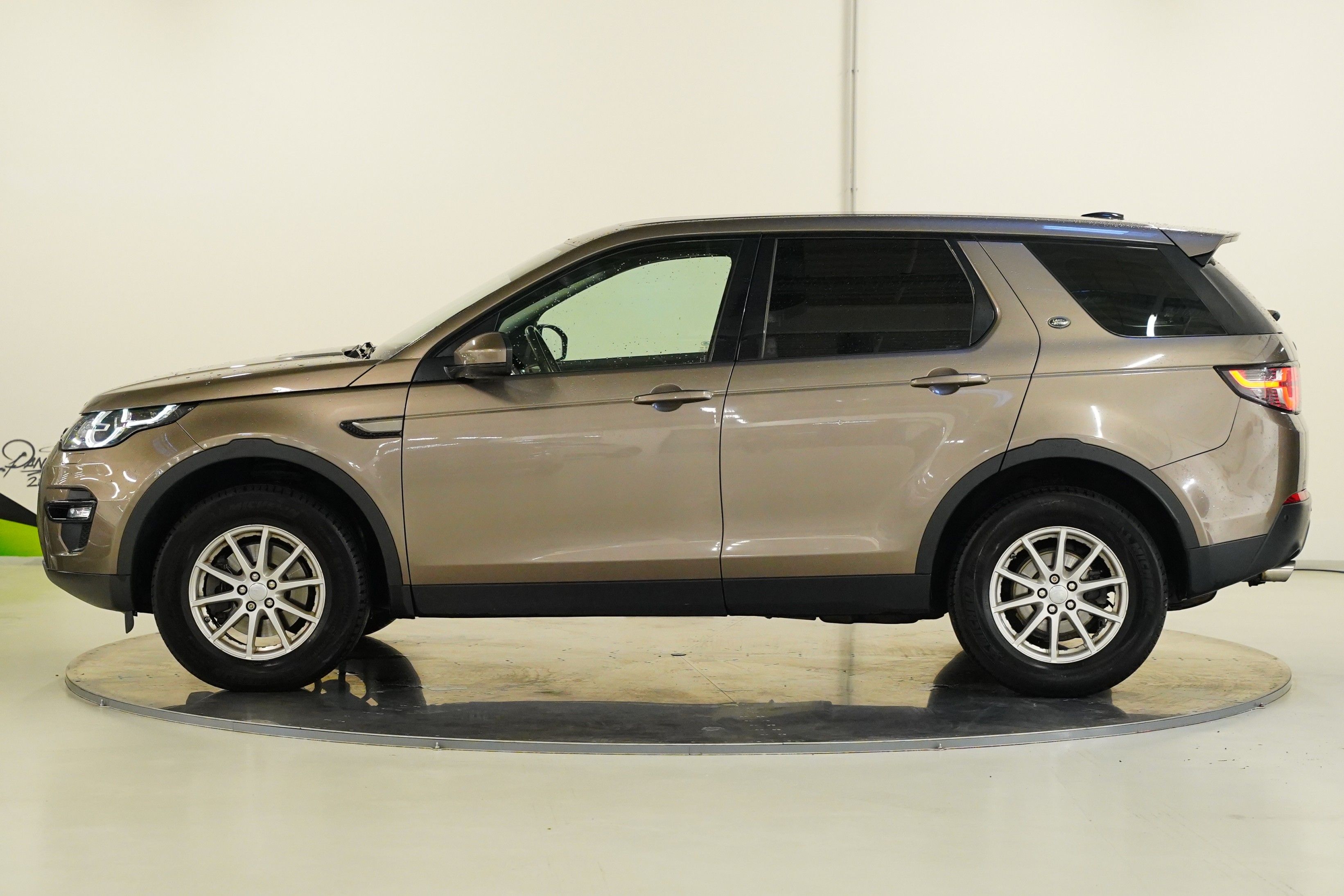 Land Rover Discovery Sport, 2,0 TD4 110kW 4x4 - fotka 3