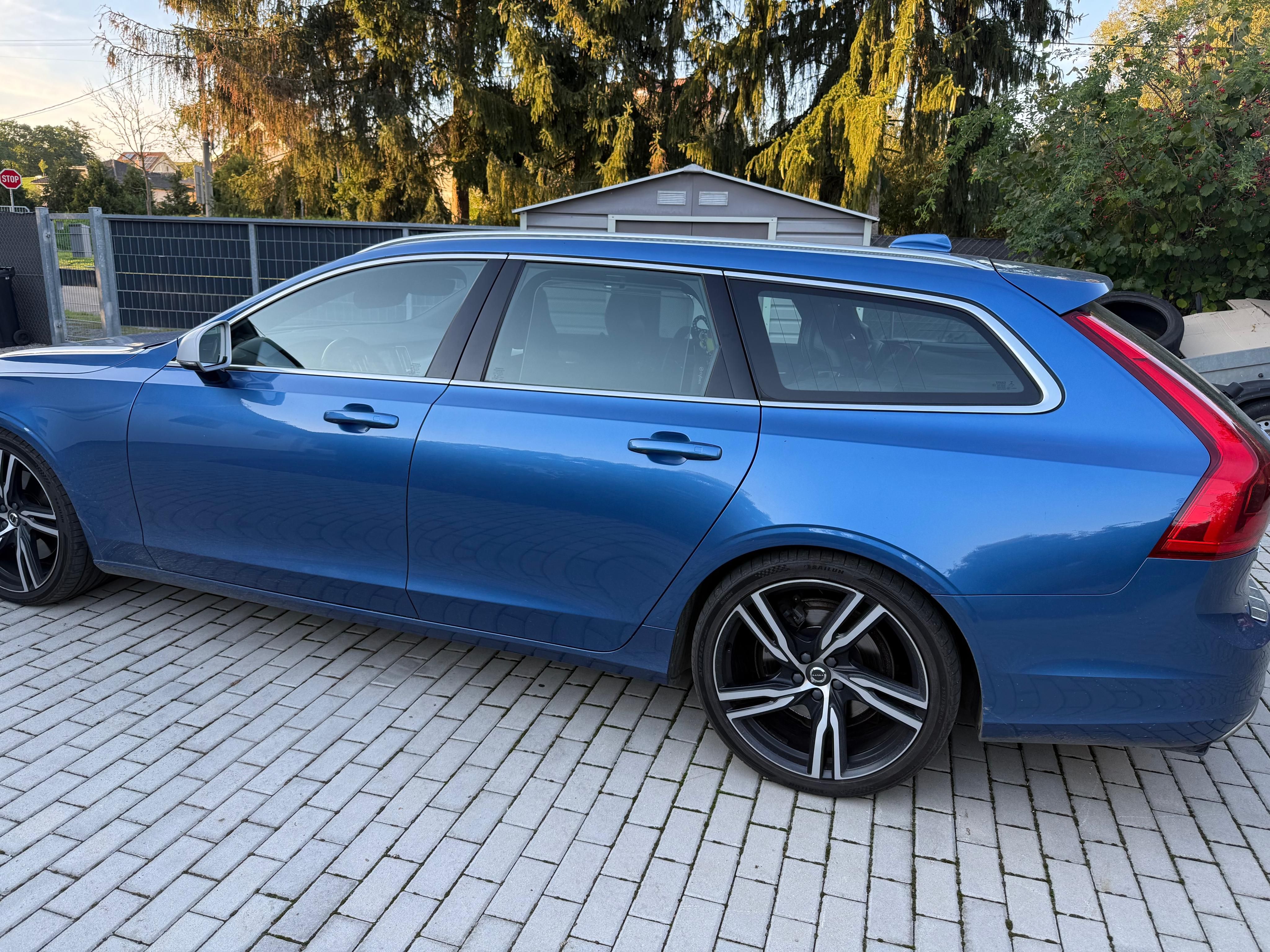Volvo V90, T5 184kw R-Desing - fotka 6