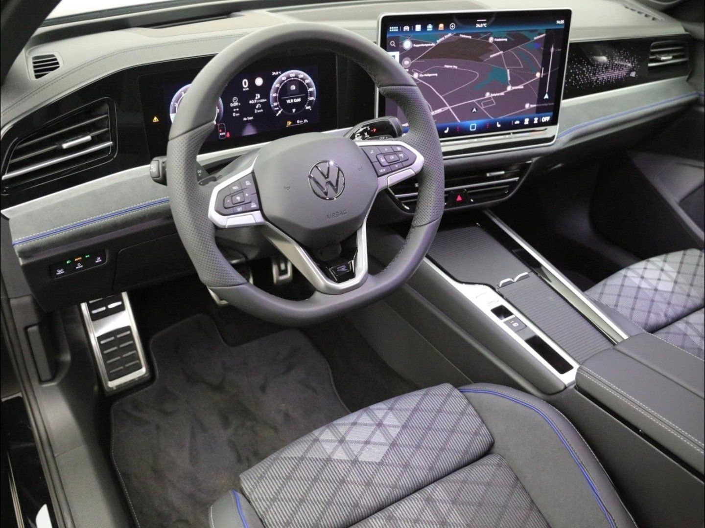 Volkswagen Passat, 2,0 TSI 195 kW 4M R-Line - fotka 4