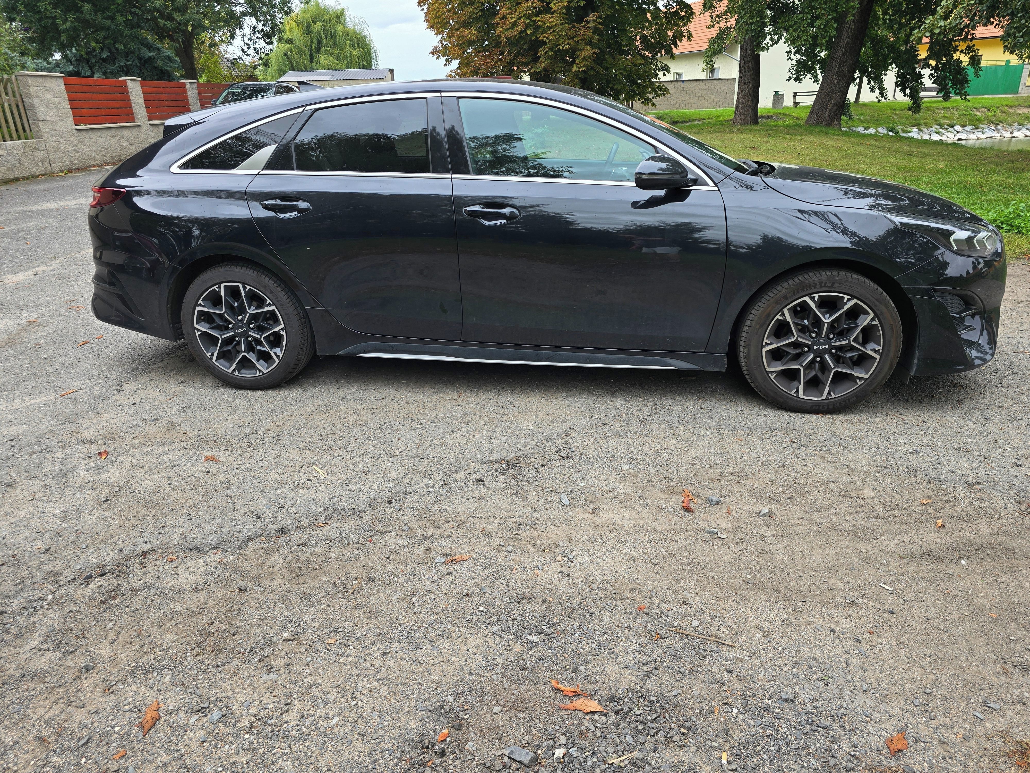 Kia ProCeed, Kia ProCeed 1 5 T-GDi GPF 7 DC - fotka 2