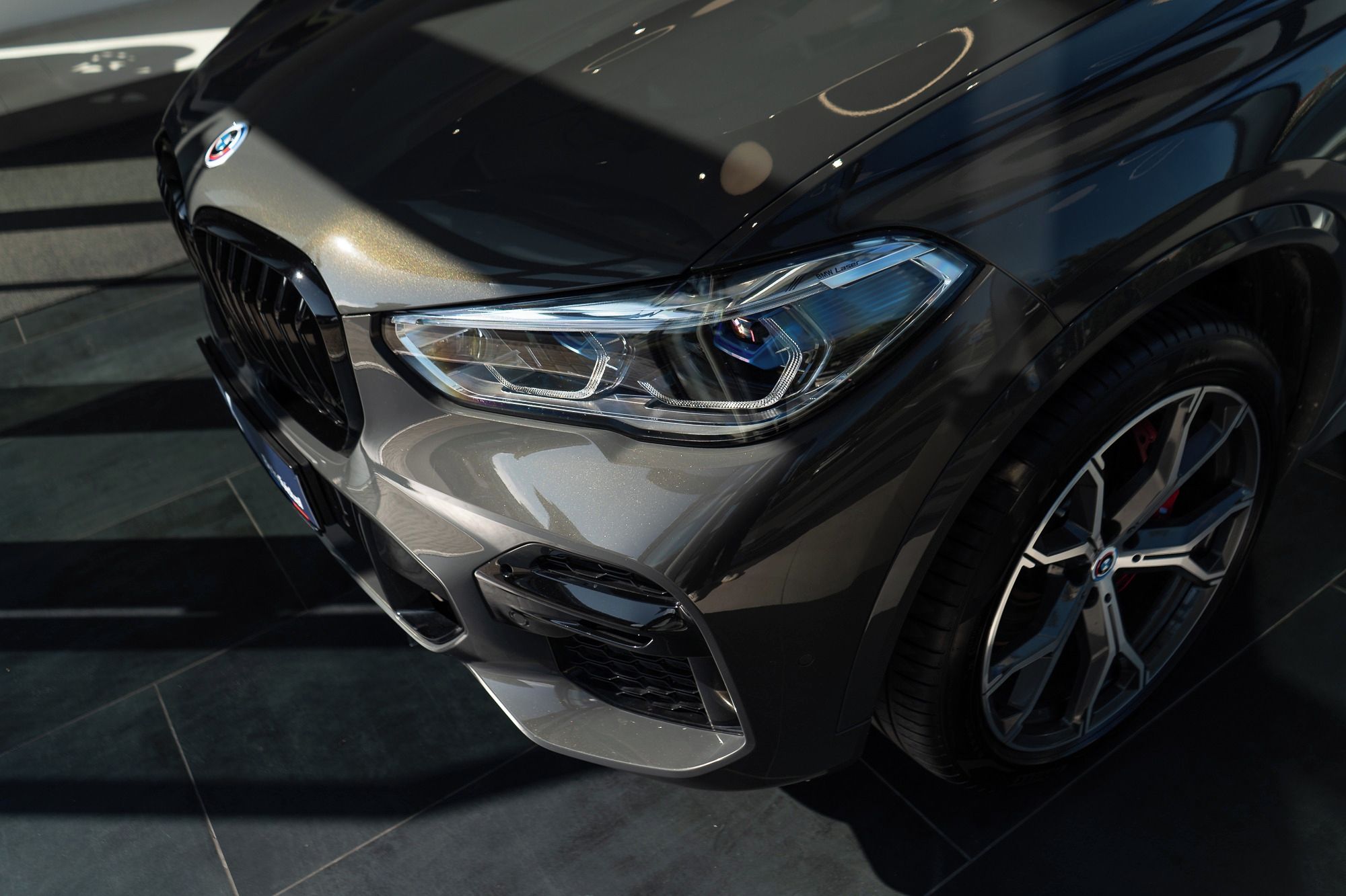 BMW X5, xDrive40i - fotka 3