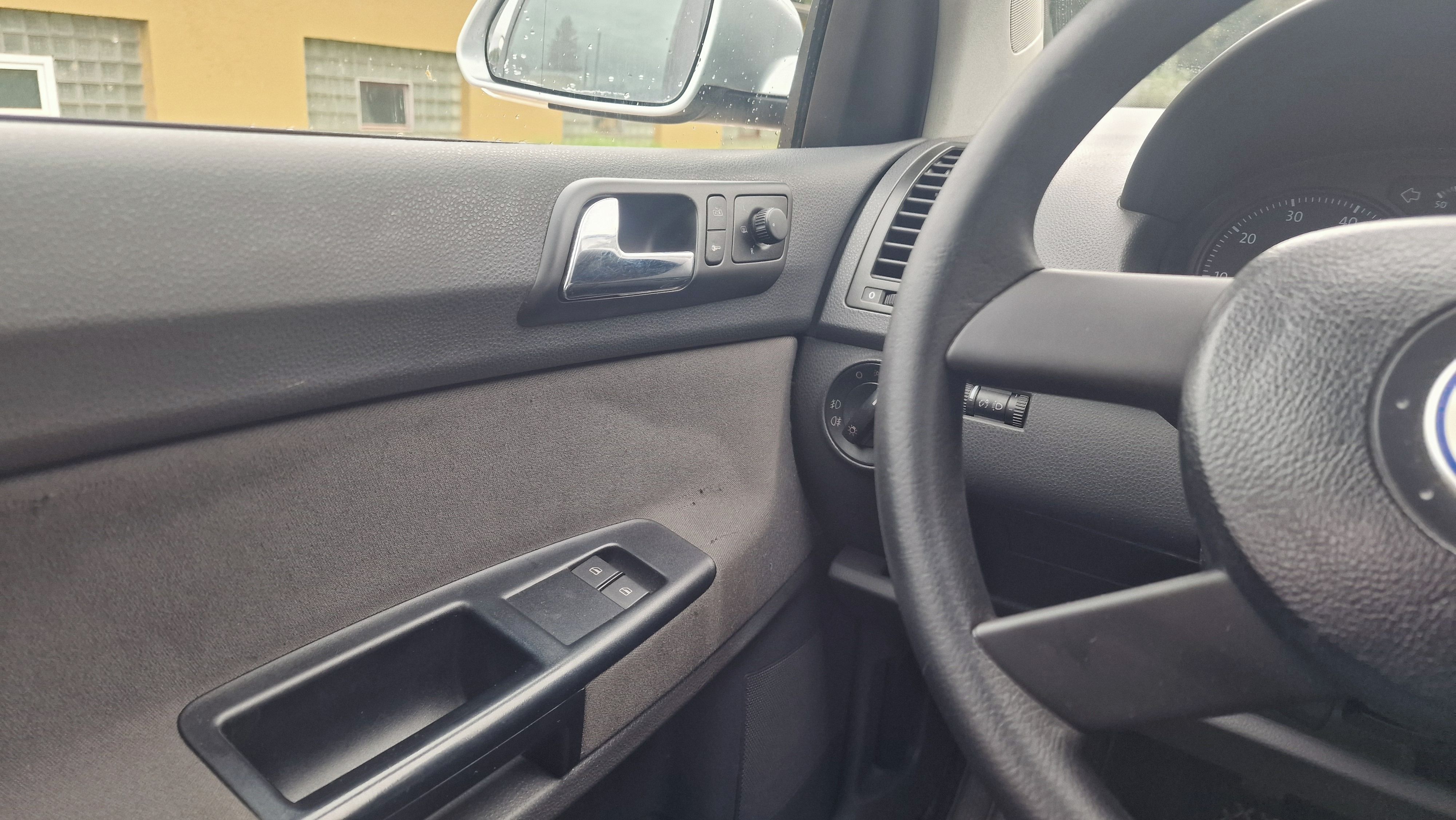 Volkswagen Polo, 1.2HTP 40Kw - fotka 5
