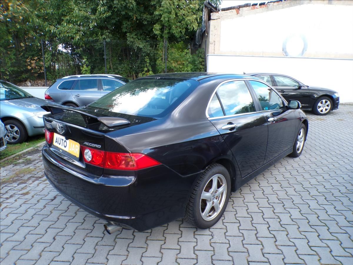 Honda Accord, 2,0 i-VTEC - fotka 5