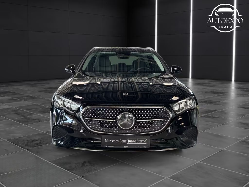 Mercedes-Benz Třídy E, 220d T Avantgarde/LED/Panorama - fotka 2
