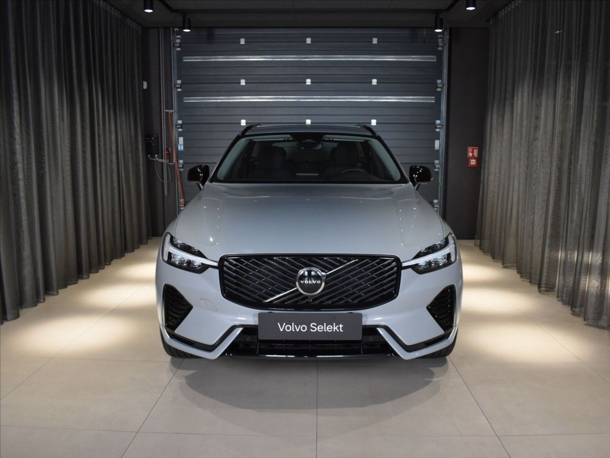 Volvo XC60, 2,0 B5 AWD PLUS BLIS,Bezklíč - fotka 6