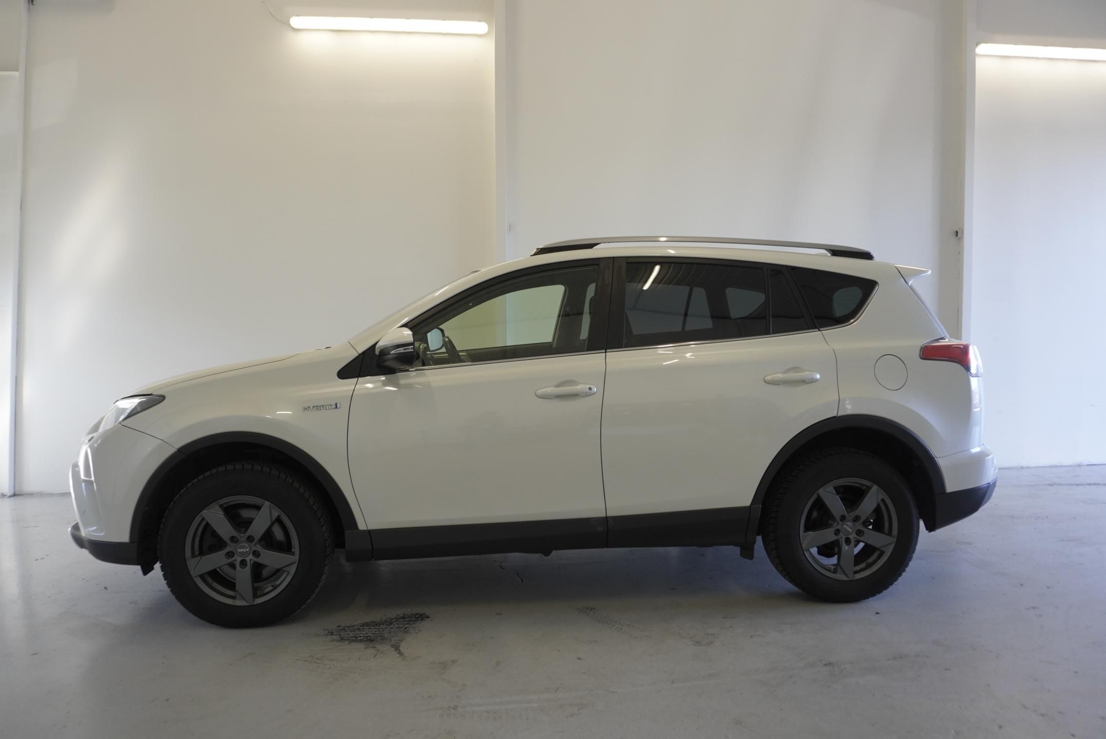 Toyota Rav4, 2,5 HYBRID 4X2 AUT. - fotka 4