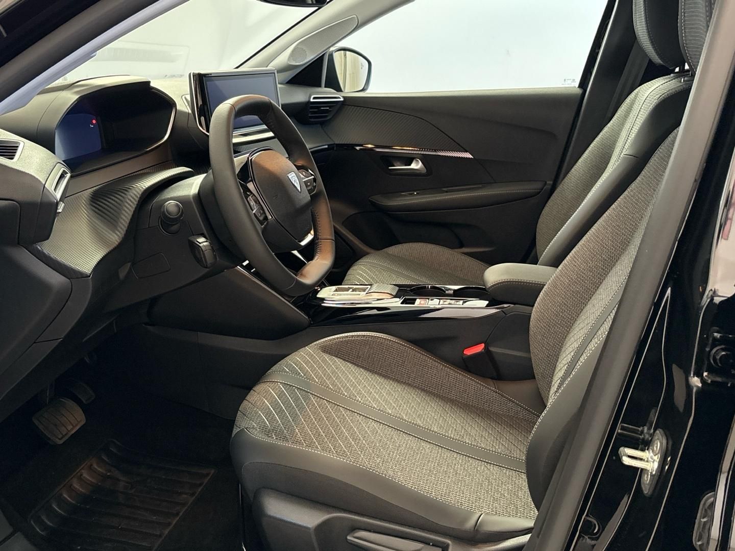 Peugeot 208, Allure Hybrid 110 e-DCS6 - fotka 6