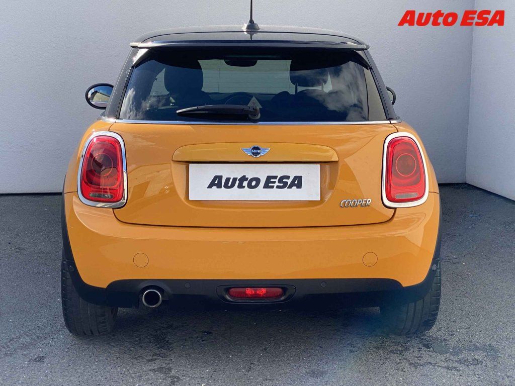 Mini Cooper, 1.5T,LED,navi,kůže - fotka 5