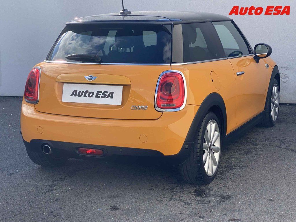 Mini Cooper, 1.5T,LED,navi,kůže - fotka 4