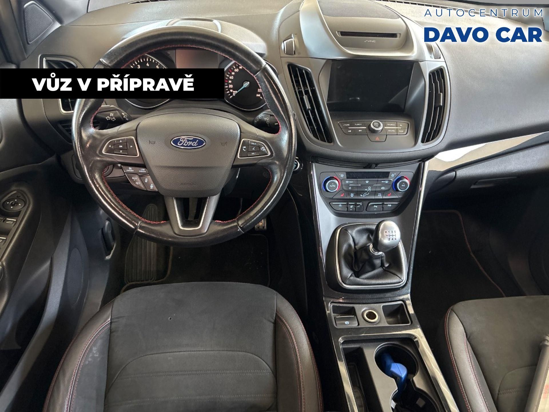 Ford Kuga, 1,5 EB 110KW ST-Line - fotka 3