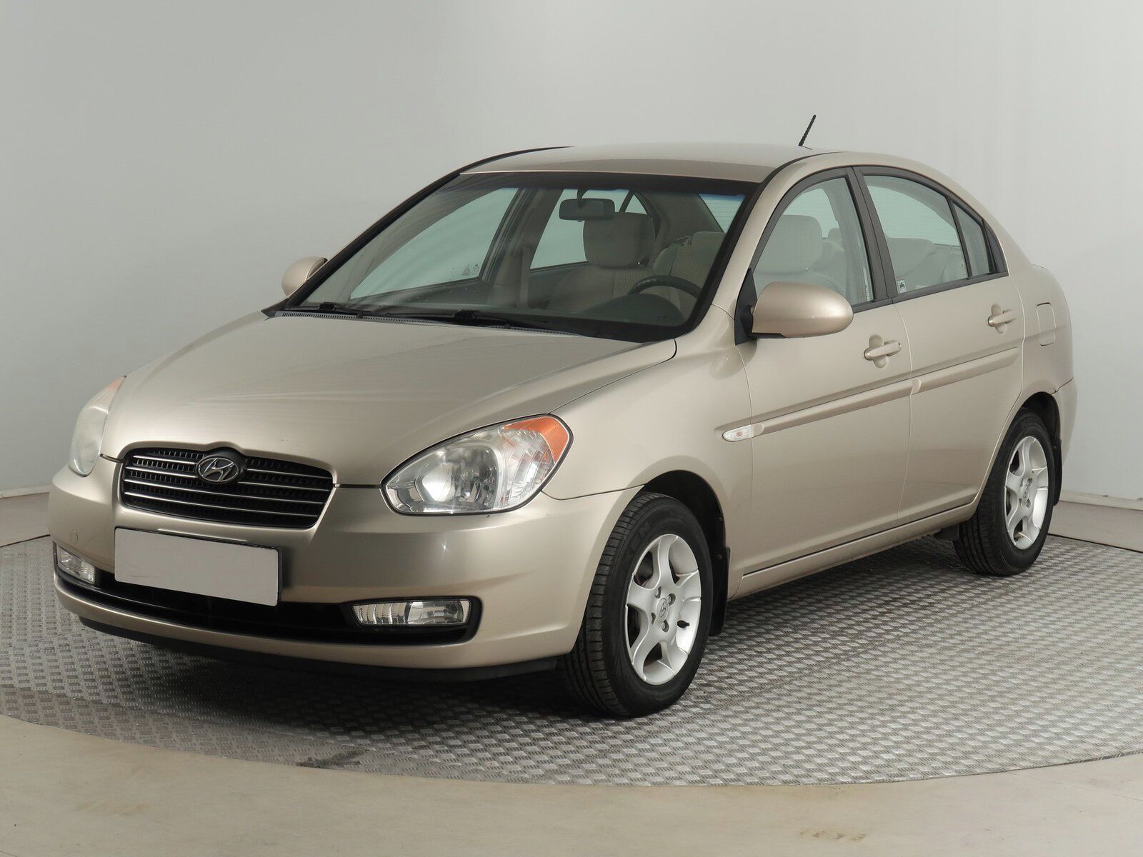 Hyundai Accent, 1.5 CRDi, ČR,1.maj, Tažné - fotka 2