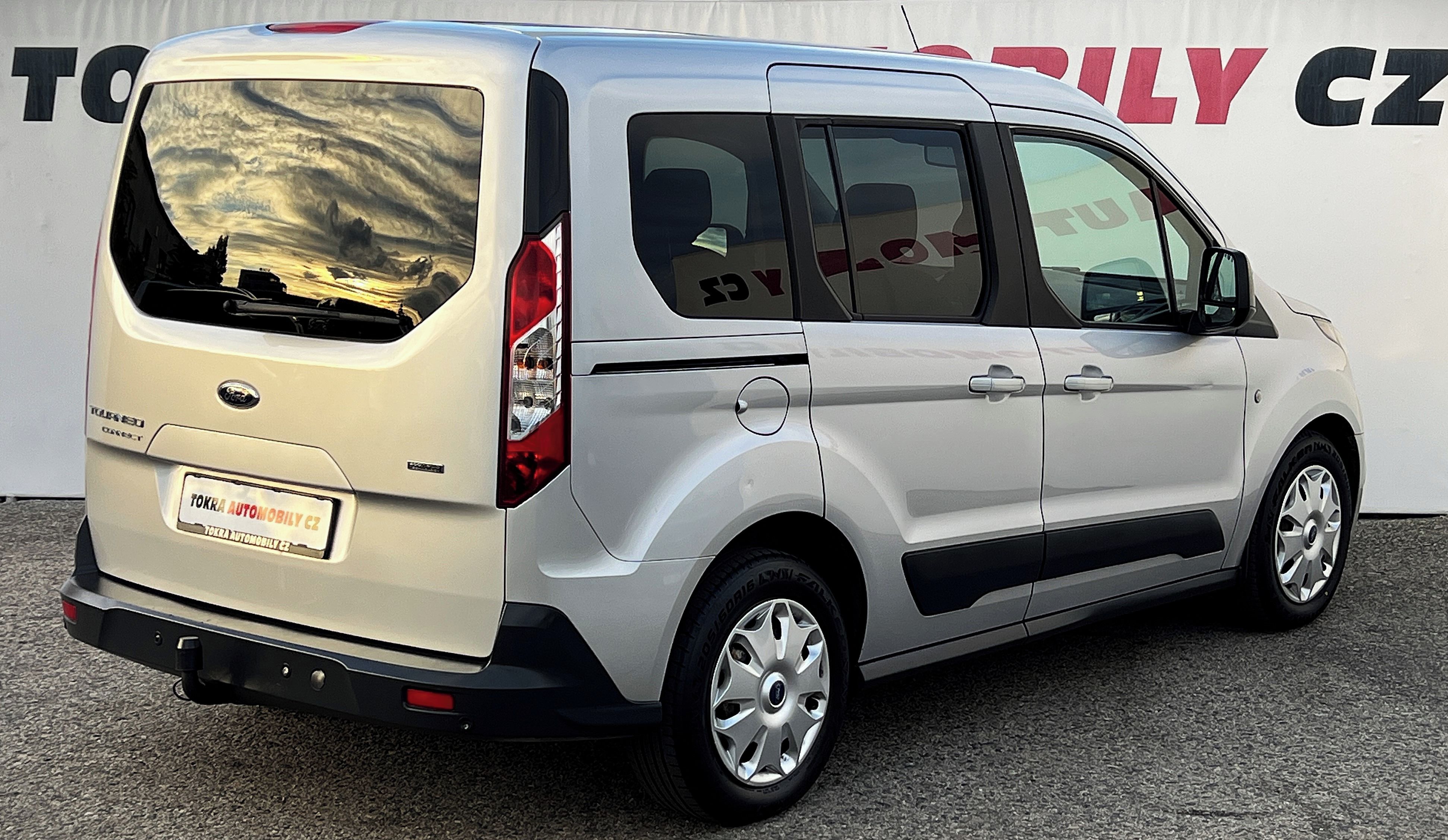 Ford Tourneo Connect, 1.0 Ecoboost Klima Tažné 2.Maj - fotka 4