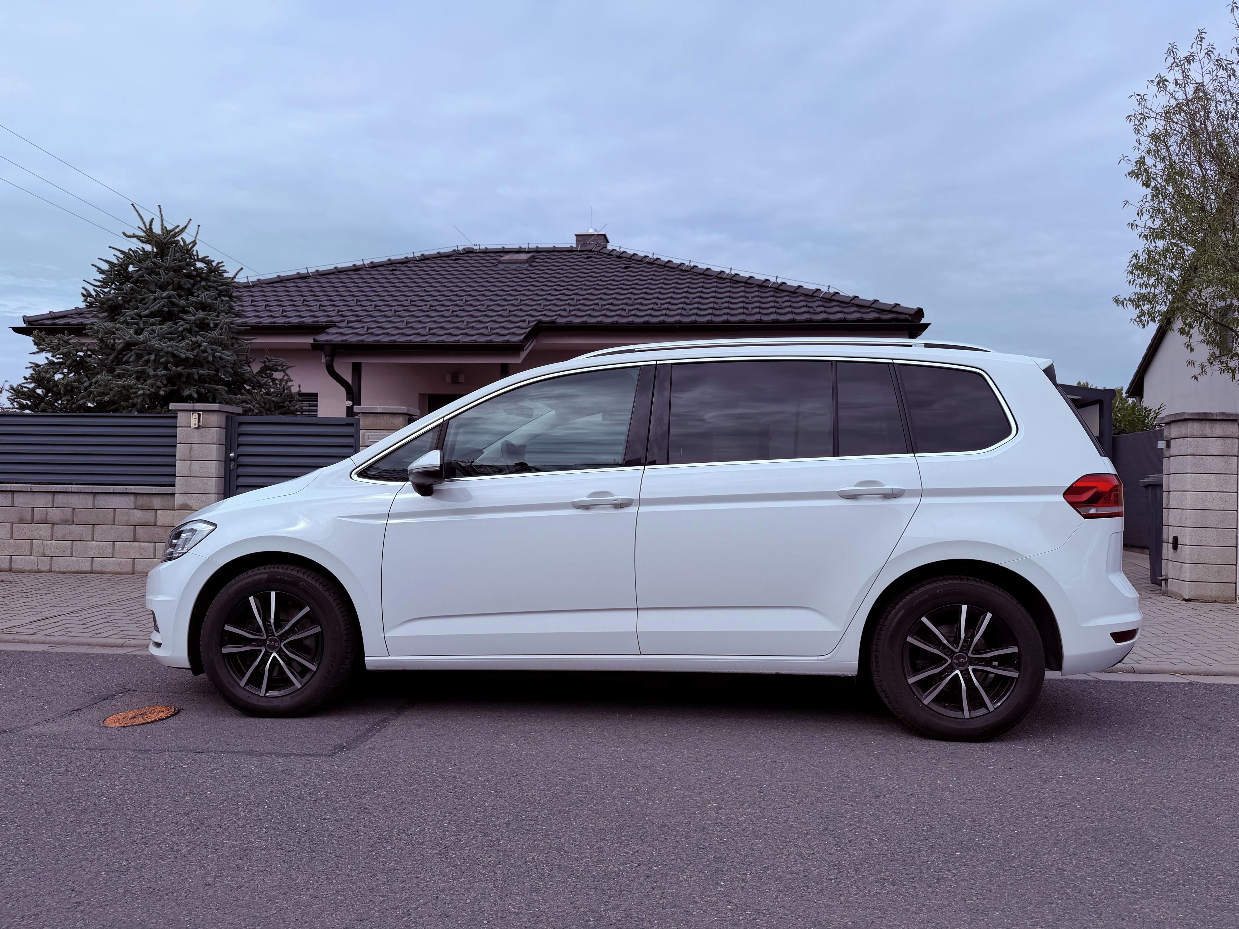 Volkswagen Touran, VW Touran 2.0 TDI DSG 110 kW - fotka 3