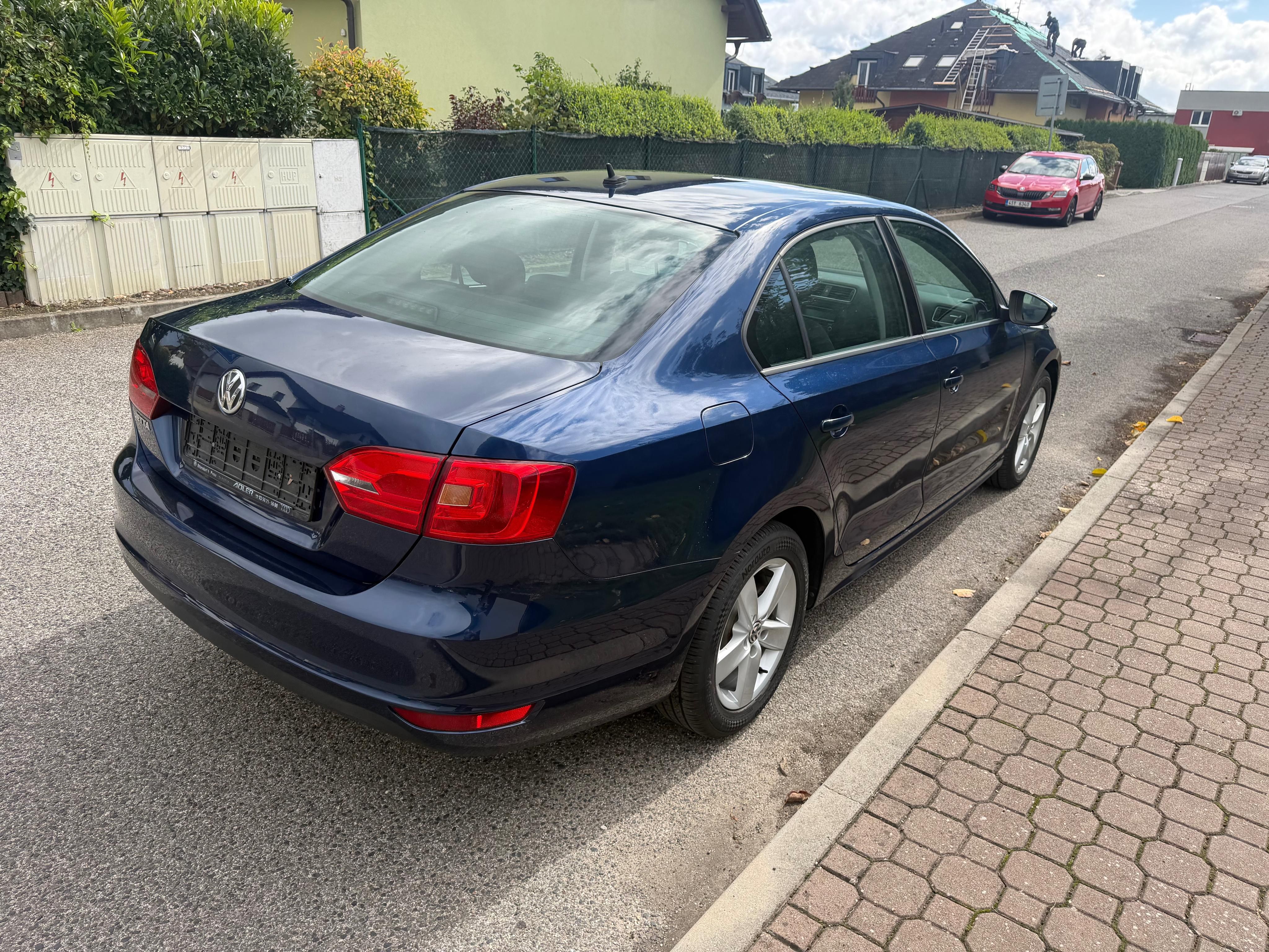 Volkswagen Jetta, 1,2TSi pravid. servis nová STK - fotka 4