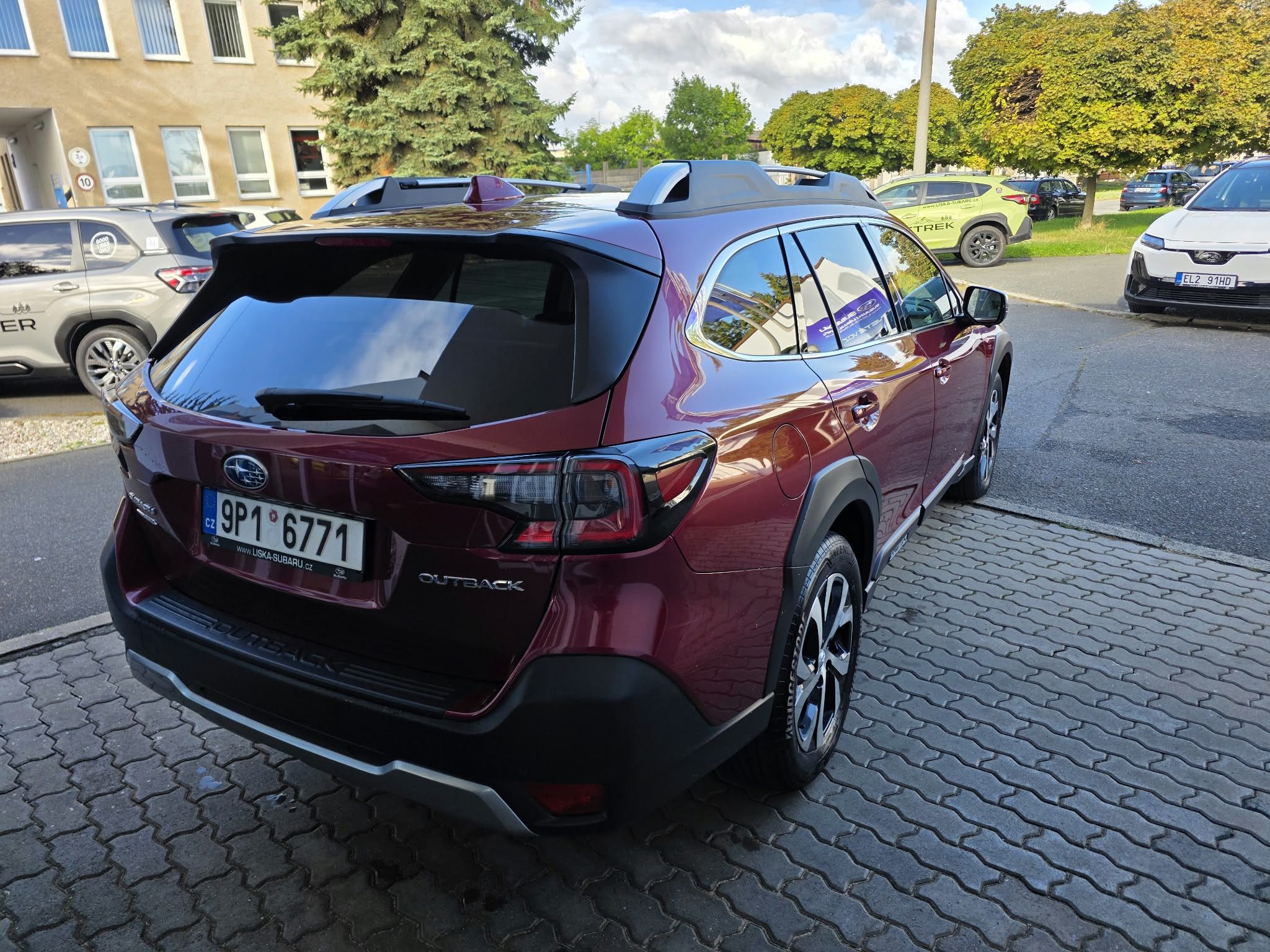 Subaru Outback, 2,5 CVT Touring CZ Harman - fotka 5