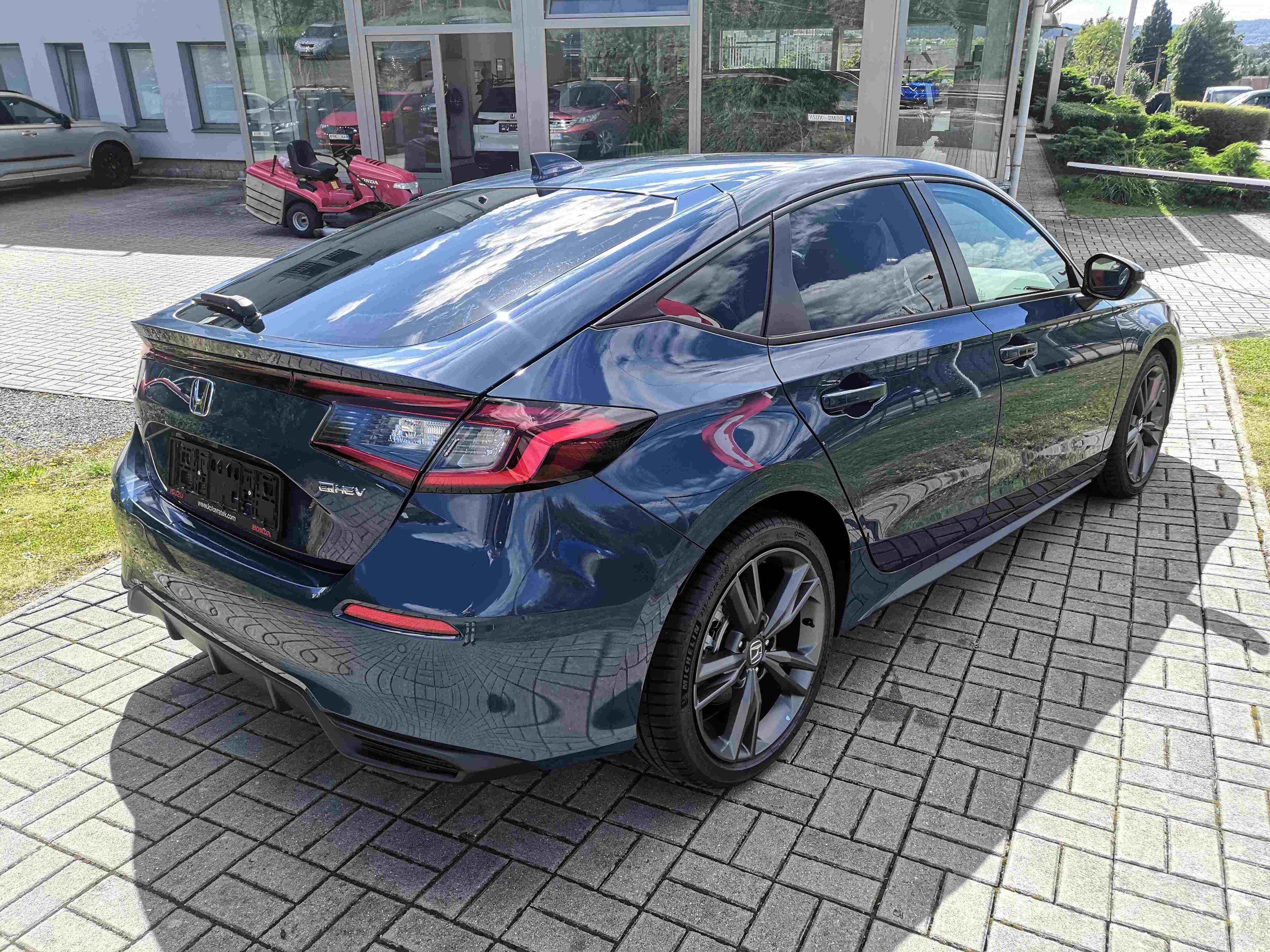 Honda Civic, 2.0 e:HEV Sport - fotka 5