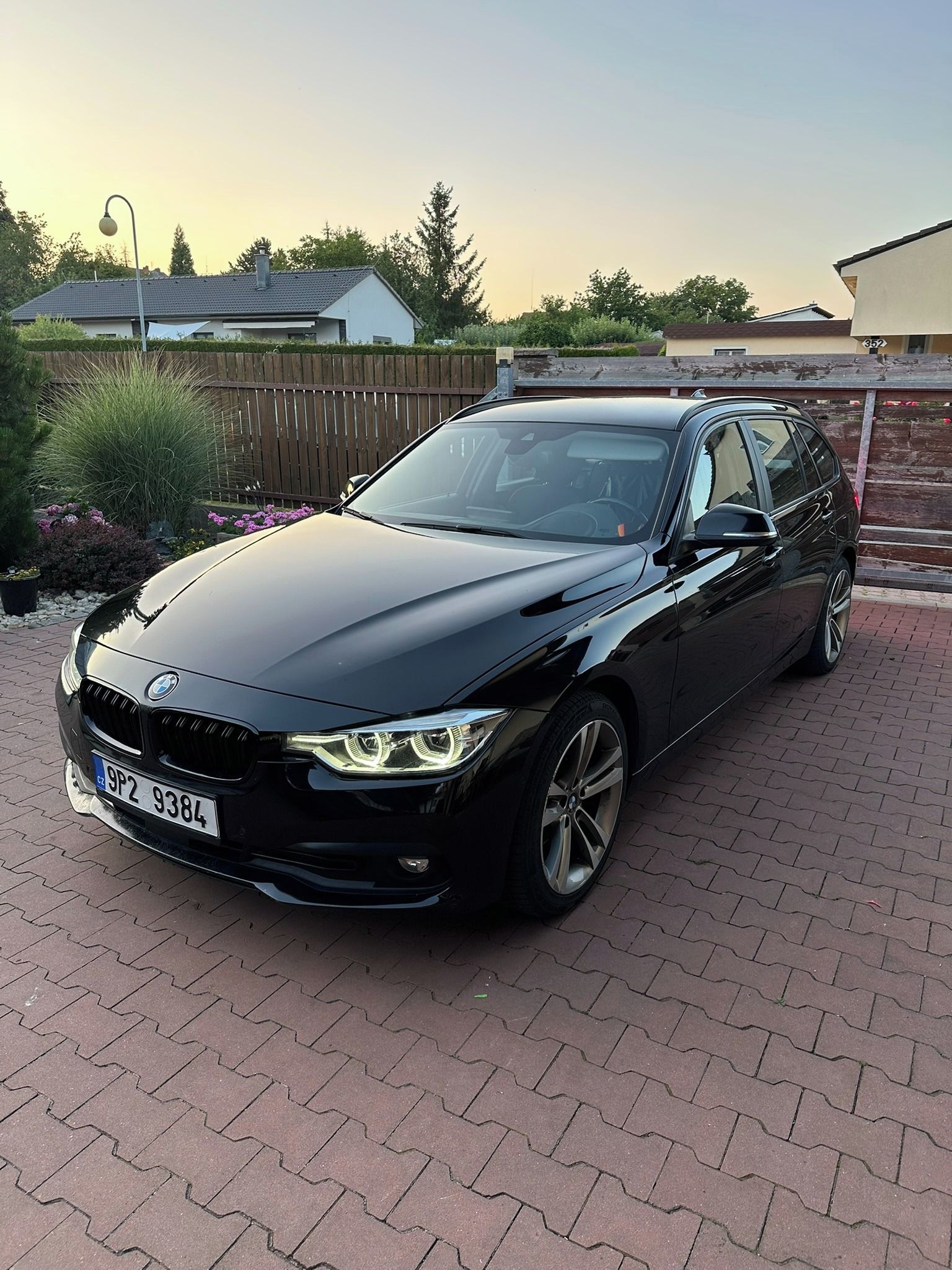 BMW Řada 3, Prodám BMW 320d 140kW F31 - fotka 2